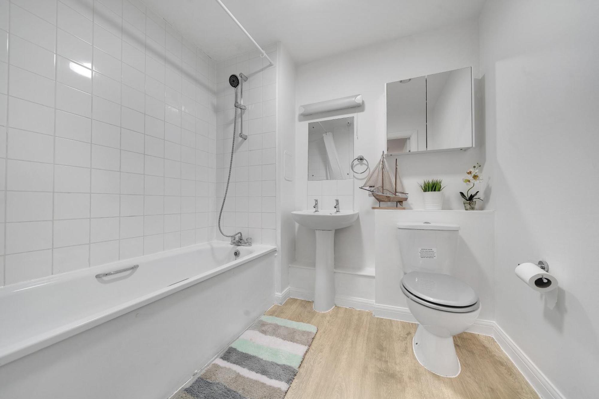 Modern 2-bedroom Near Canary Wharf, O2 Arena & Excel - Excellent Transport Links Apartment *