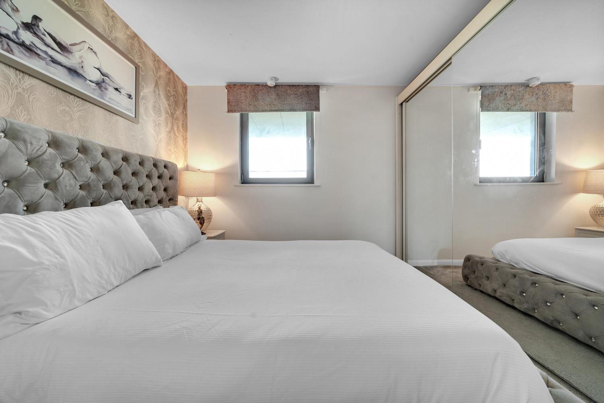 Apartment Modern 2-bedroom Near Canary Wharf, O2 Arena & Excel - Excellent Transport Links *