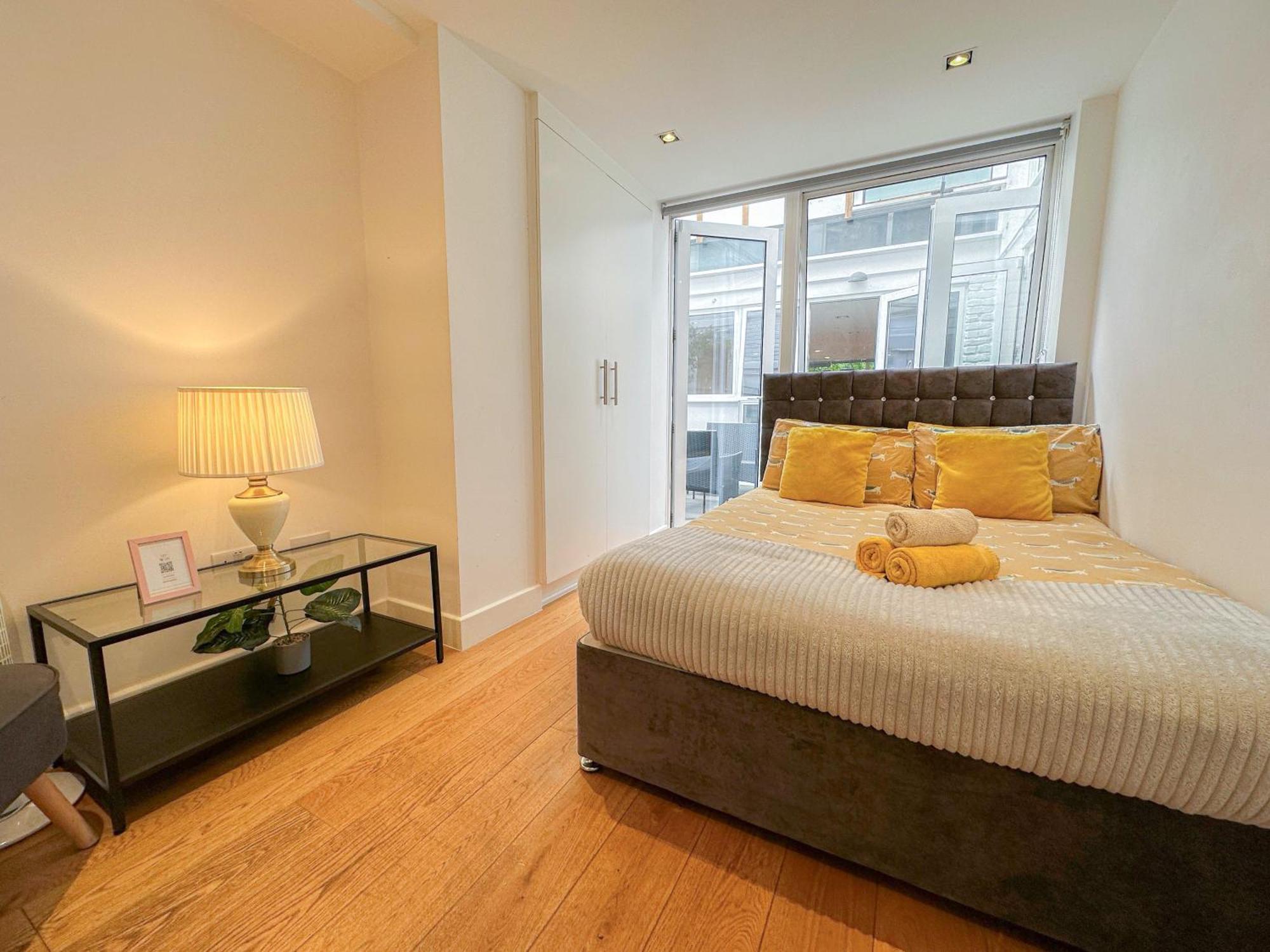 Spacious 3-bedroom Flat In Holloway With Unique Patio With Free Wi-fi