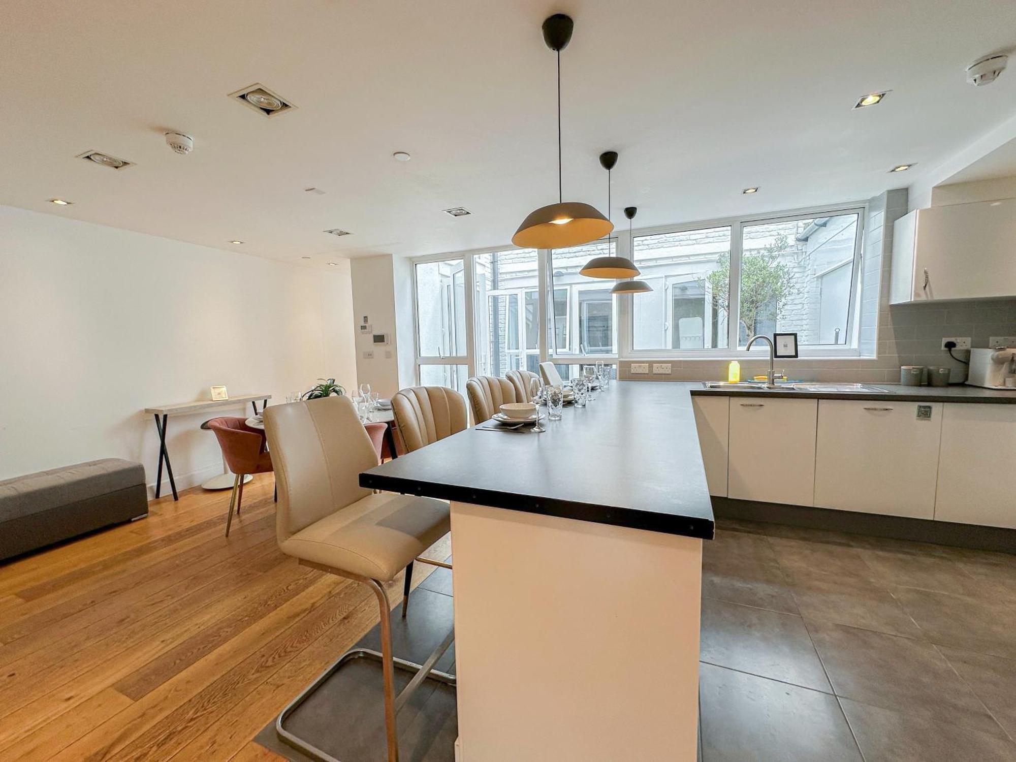 Spacious 3-bedroom Flat In Holloway With Unique Patio With Free Wi-fi Apartment