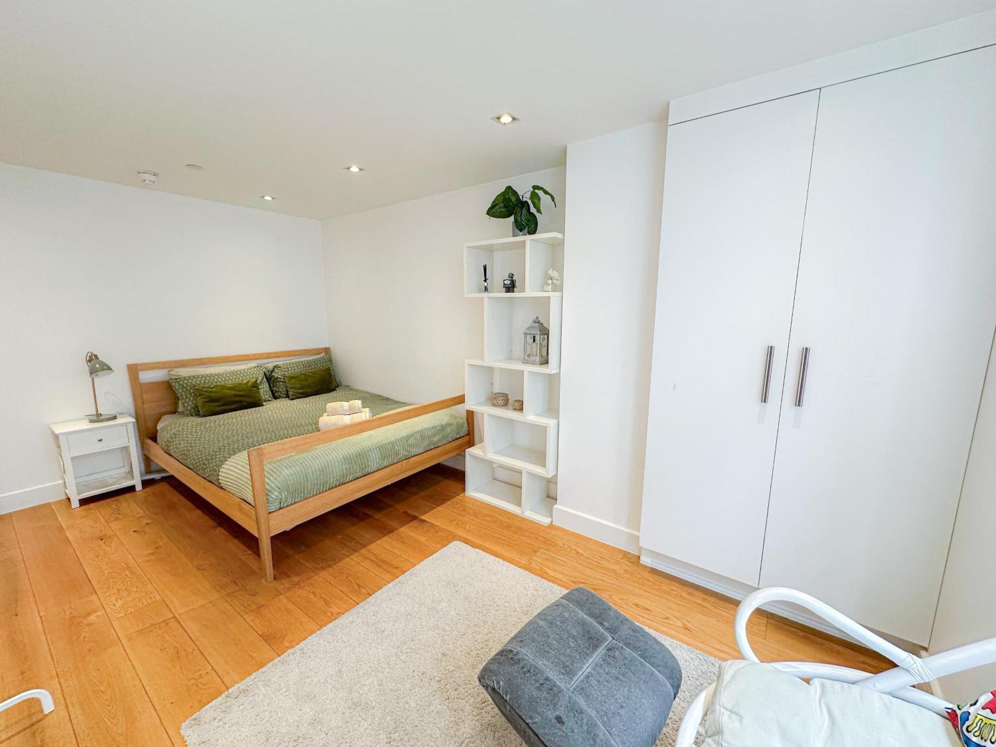 Apartment Spacious 3-bedroom Flat In Holloway With Unique Patio With Free Wi-fi London