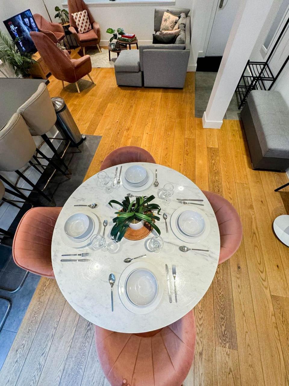 Spacious 3-bedroom Flat In Holloway With Unique Patio With Free Wi-fi