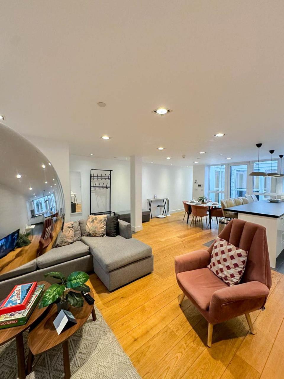 Apartment Spacious 3-bedroom Flat In Holloway With Unique Patio With Free Wi-fi London