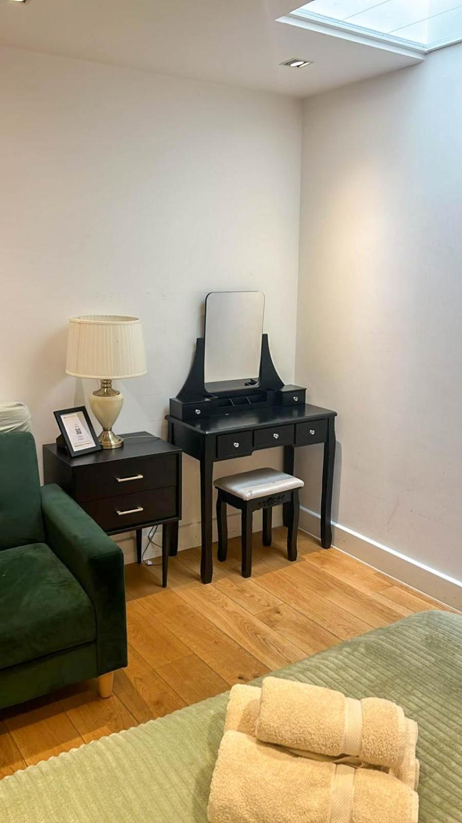 Spacious 3-bedroom Flat In Holloway With Unique Patio With Free Wi-fi Apartment London