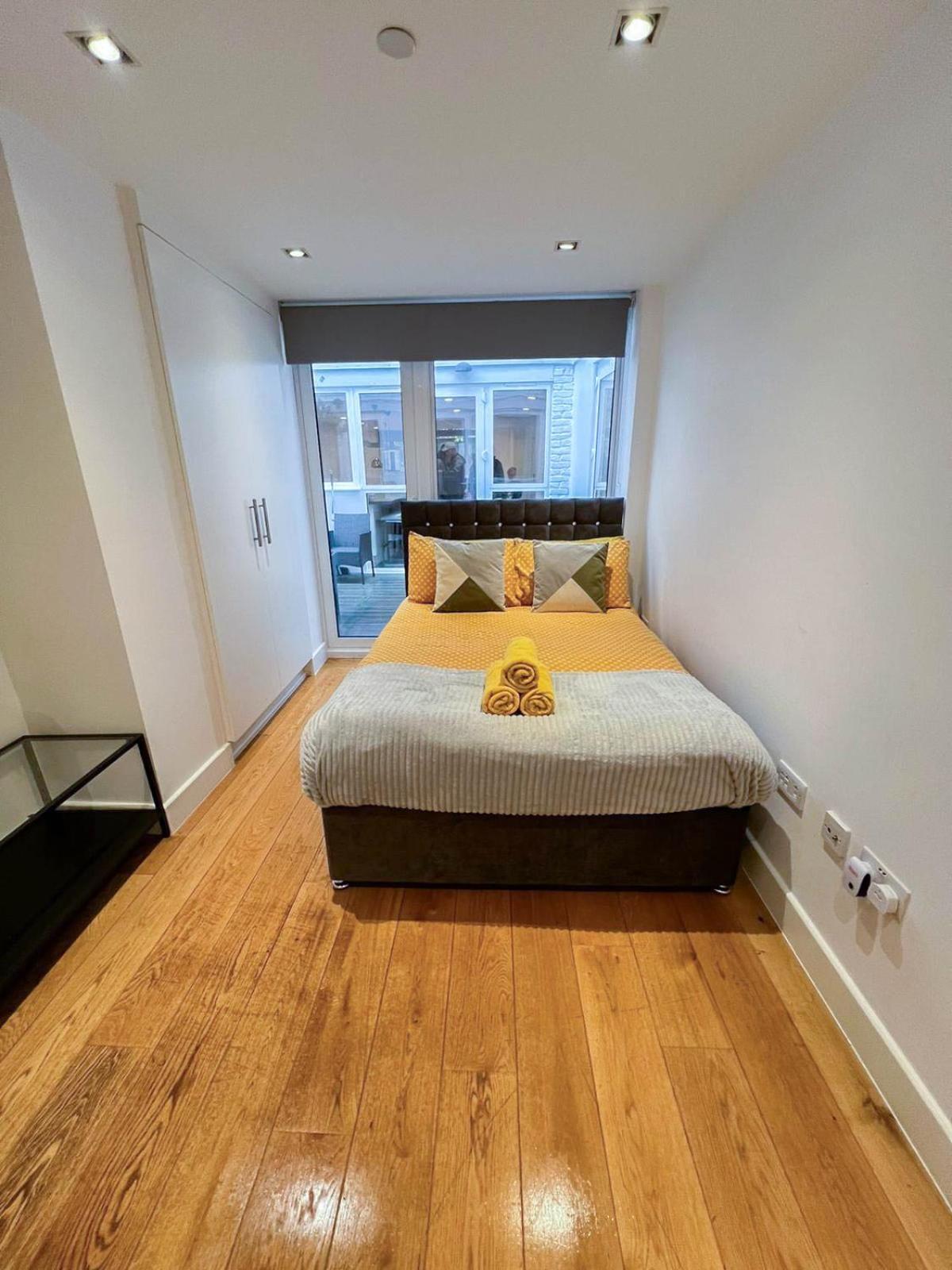Spacious 3-bedroom Flat In Holloway With Unique Patio With Free Wi-fi * London