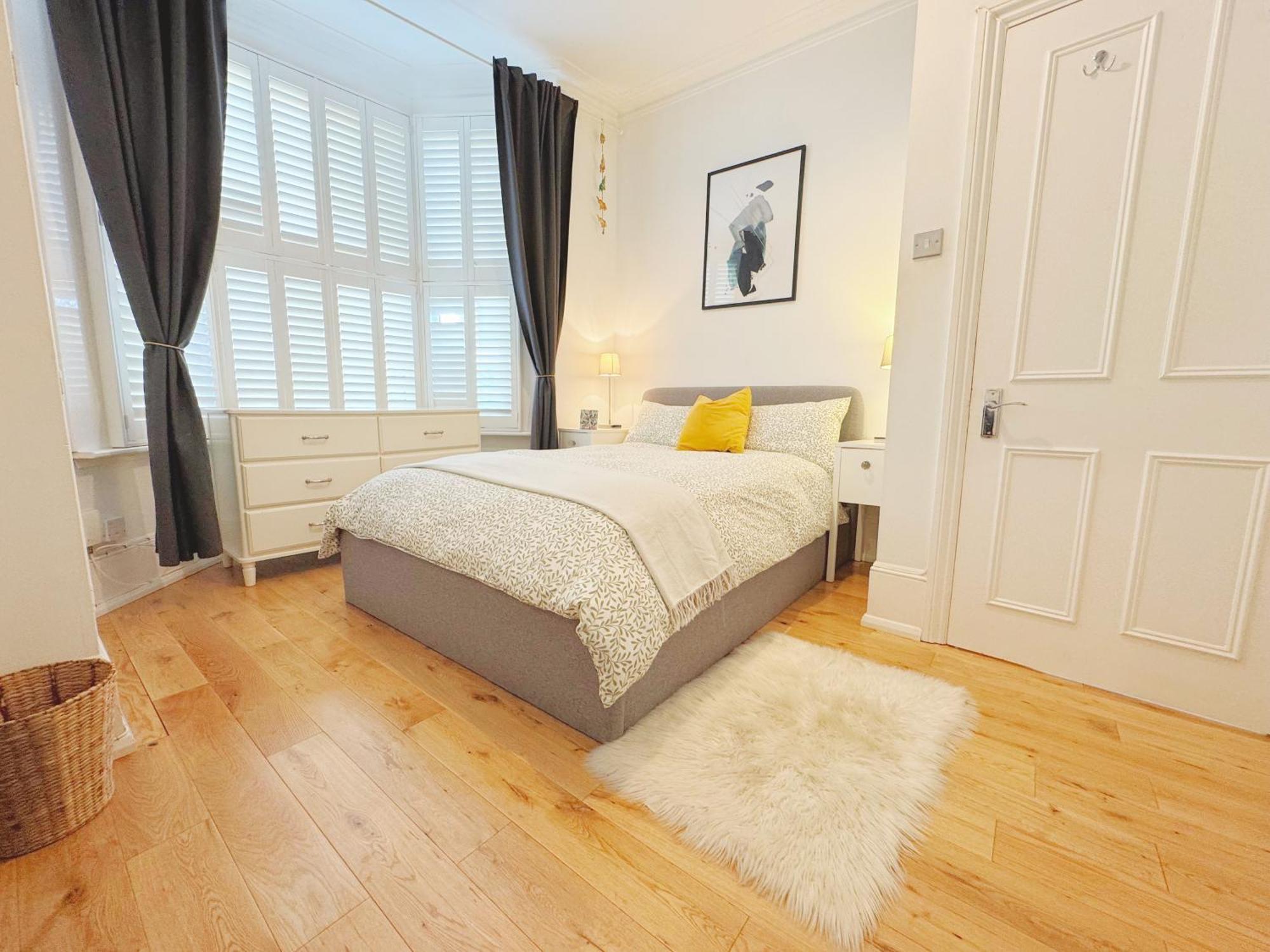 Artsy & Bright Hammersmith 1b1b, Up To 4 People London