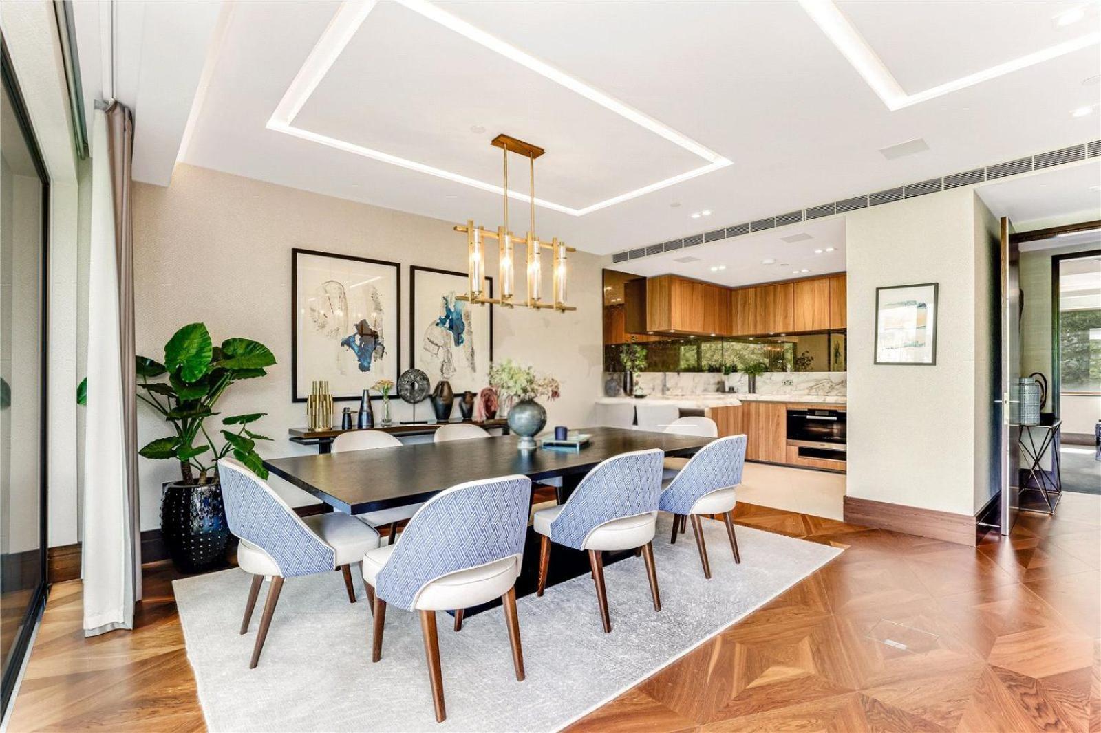 5 Million Pound Super Luxury Large Duplex Penthouse Sleeps 8 *