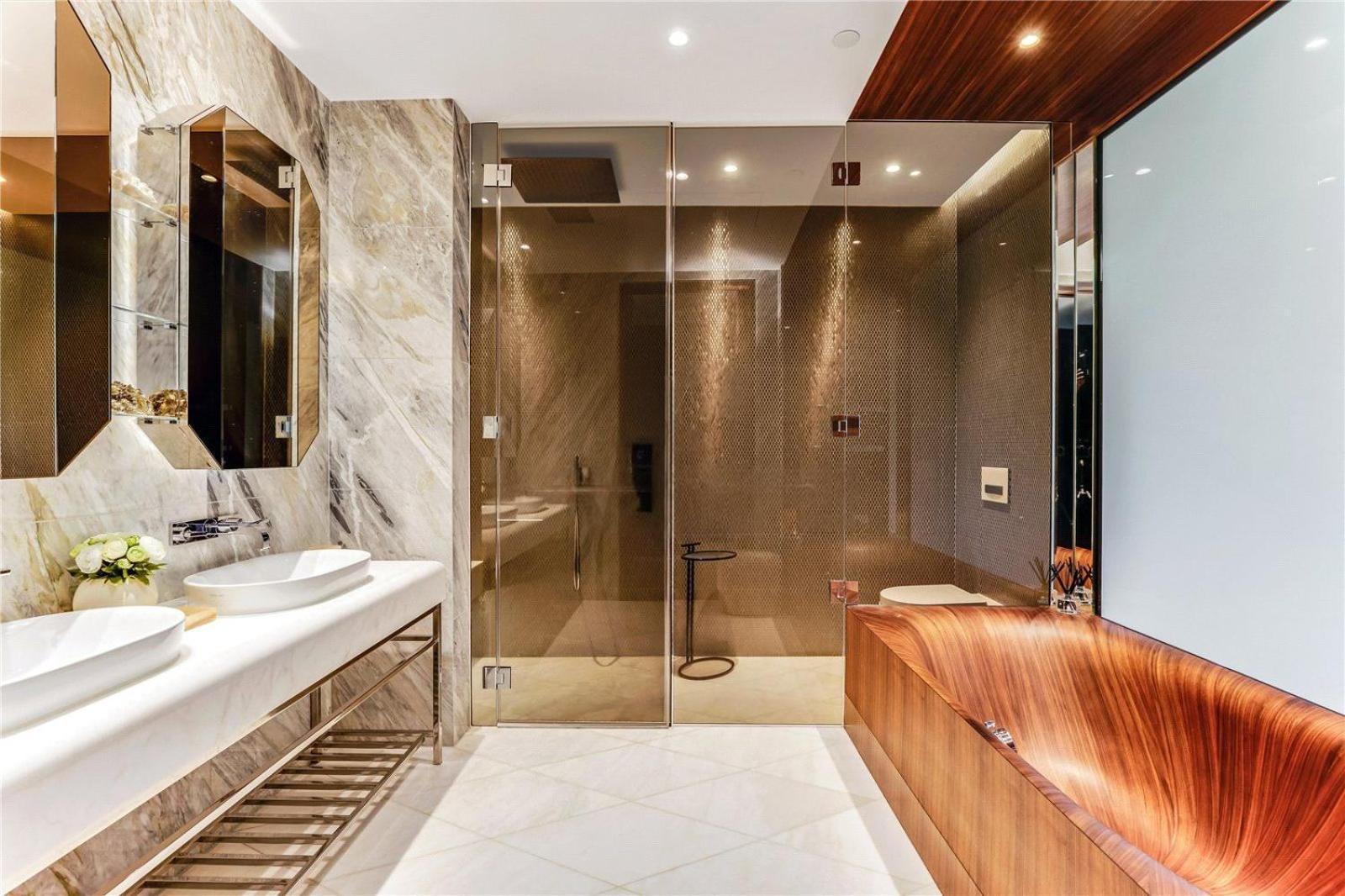 5 Million Pound Super Luxury Large Duplex Penthouse Sleeps 8 Apartment