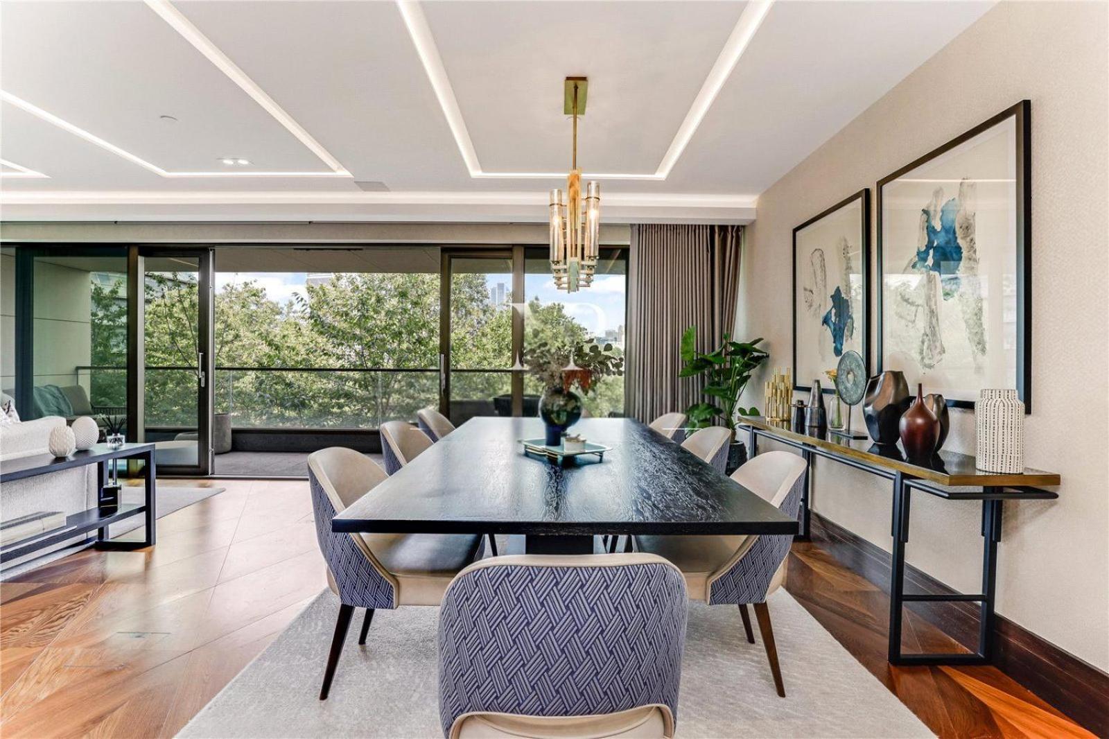 Apartment 5 Million Pound Super Luxury Large Duplex Penthouse Sleeps 8