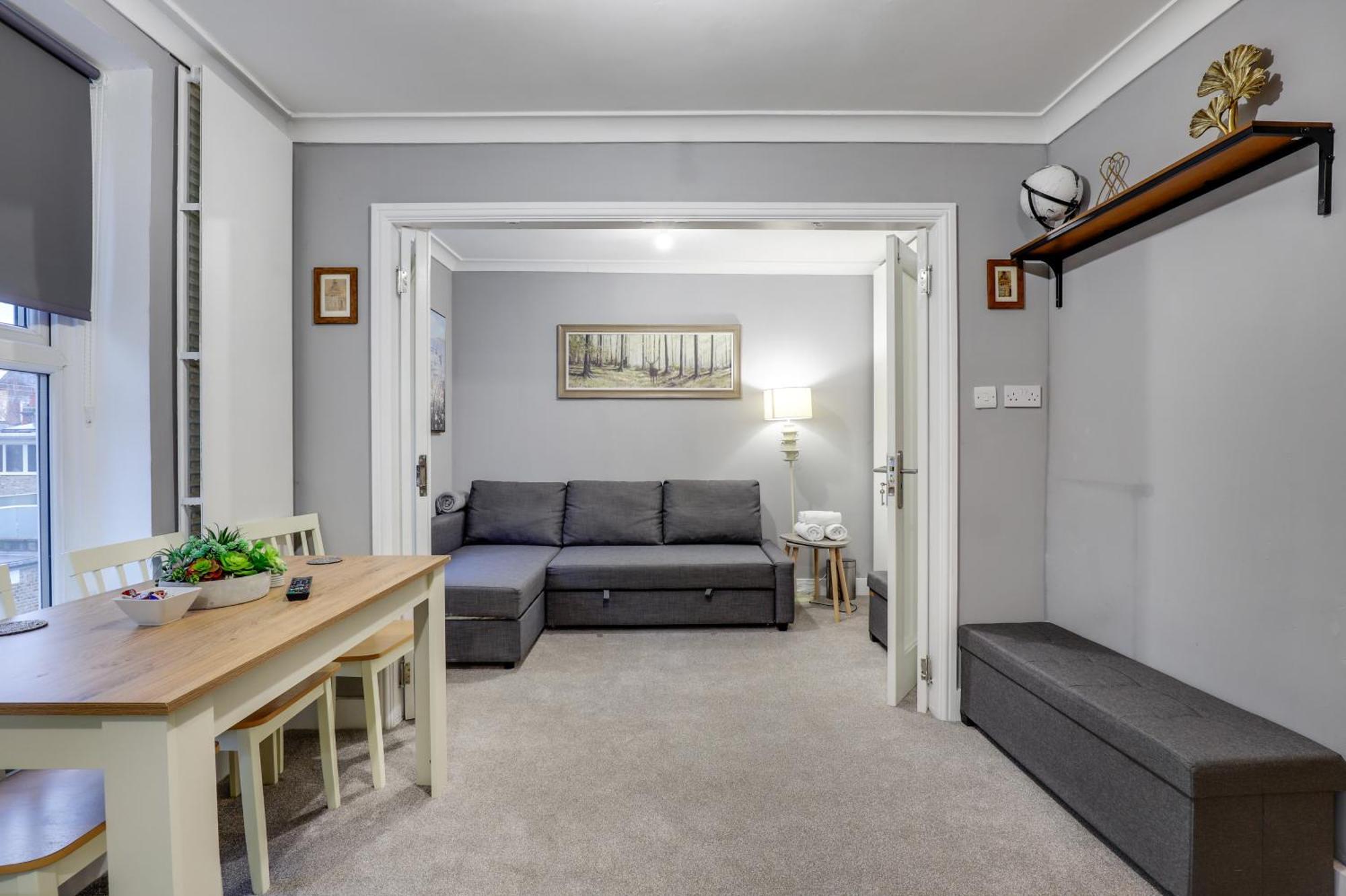 Sleeps 4,roof Garden, Top Apartment, Zone 2 Cls Central Apartment