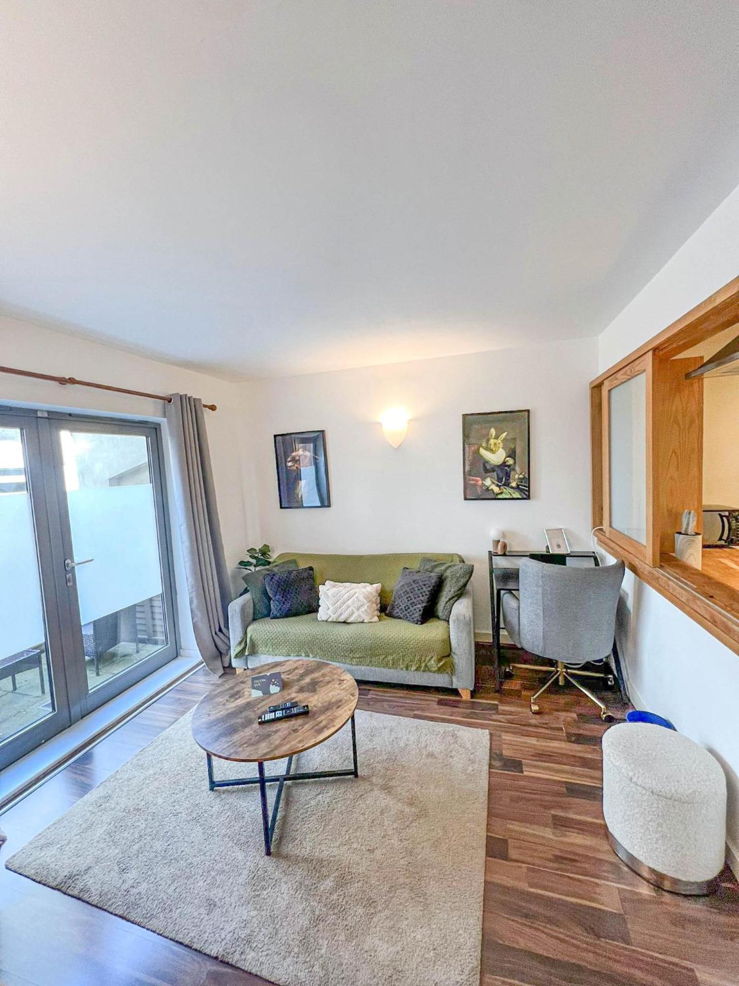 Stunning 1-bedroom Flat In Canary Wharf Free Parking Near Museum *
