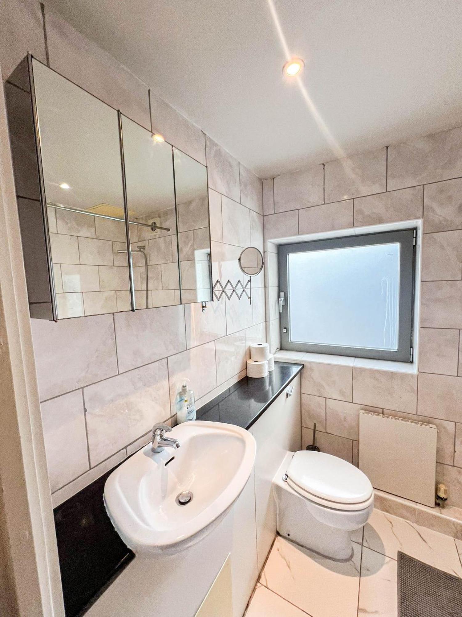 Apartment Stunning 1-bedroom Flat In Canary Wharf Free Parking Near Museum