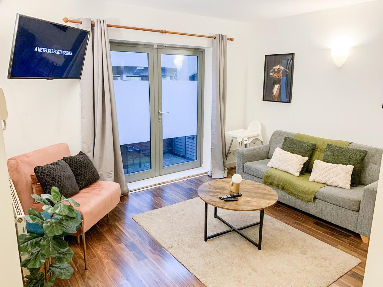Stunning 1-bedroom Flat In Canary Wharf Free Parking Near Museum Apartment London