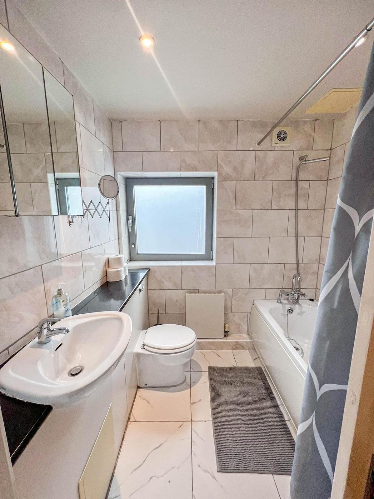 Stunning 1-bedroom Flat In Canary Wharf Free Parking Near Museum * London