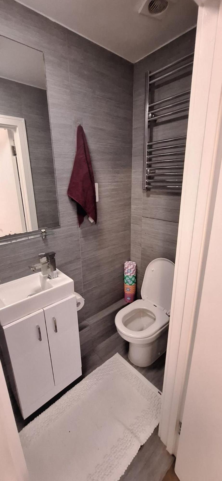 Cozy En-suite In In Shared Flat Homestay *