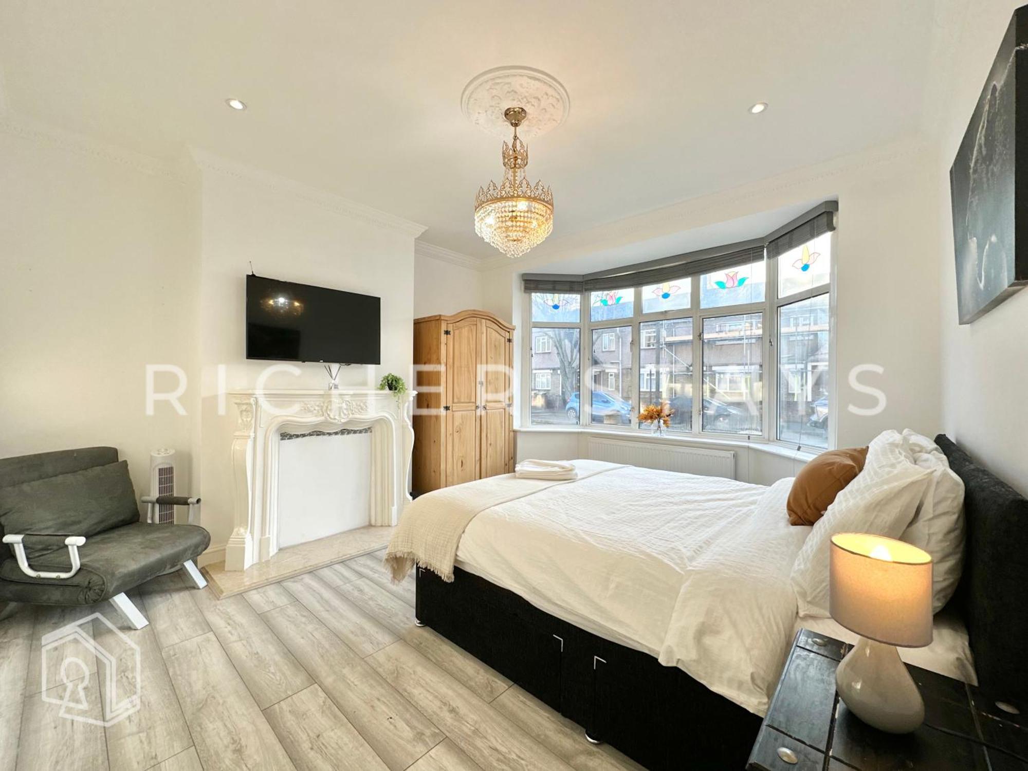 Modern 1-2 Bedroom East Ldn Flat With Private Garden Apartment London