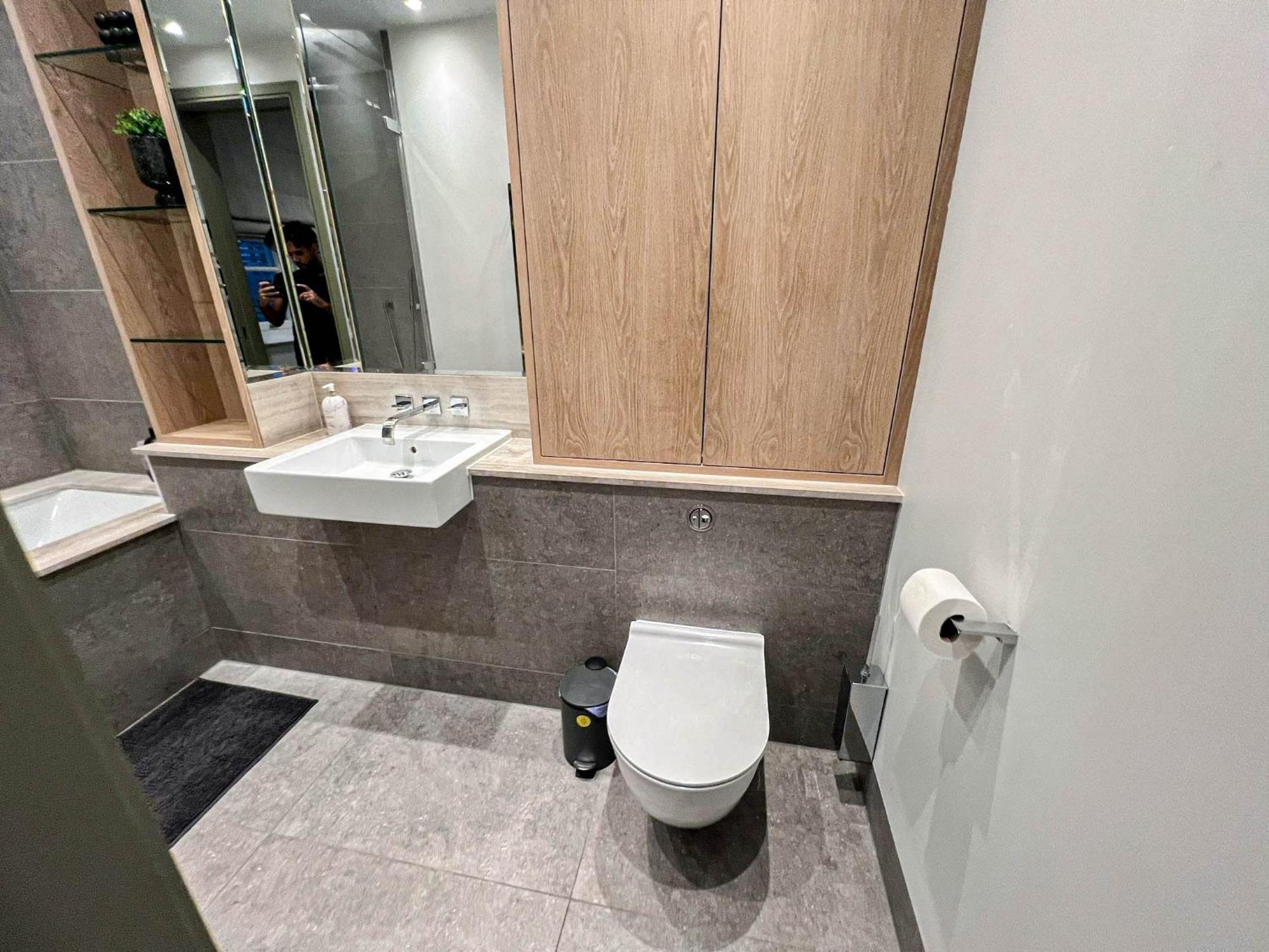 Apartment Luxurious 3-bedroom & 3 Bathroom Flat With Indoor Fireplace And Patio In Mayfair