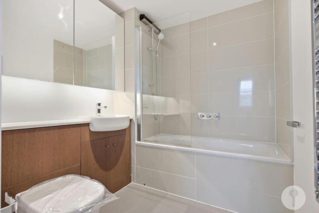 Modern 3 Bedroom - Olympic Park - E20 Stratford