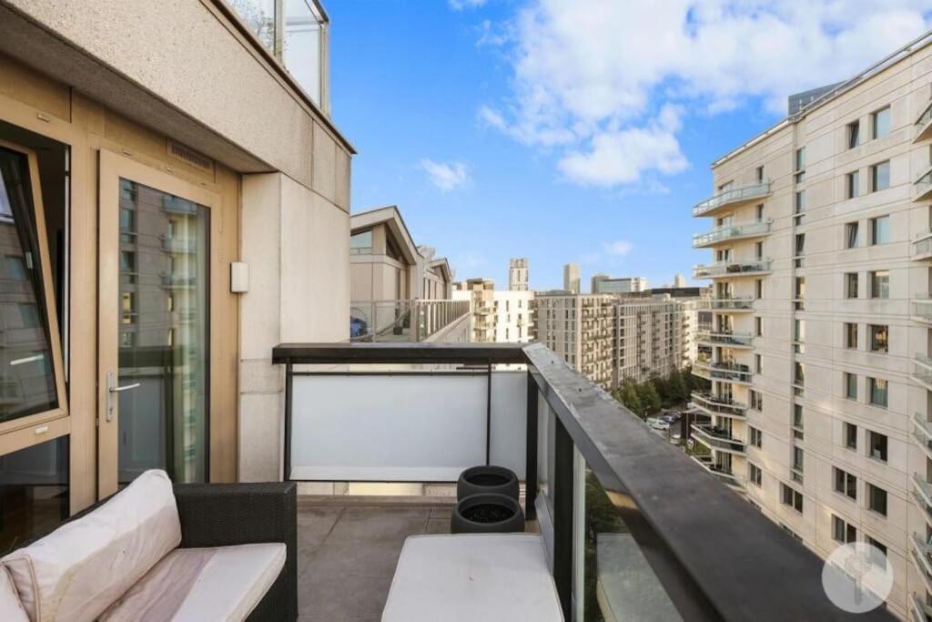 Modern 3 Bedroom - Olympic Park - E20 Stratford Apartment *