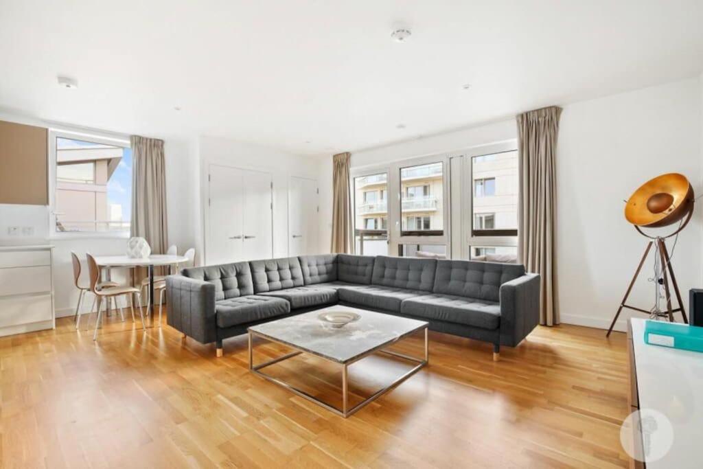 Modern 3 Bedroom - Olympic Park - E20 Stratford *