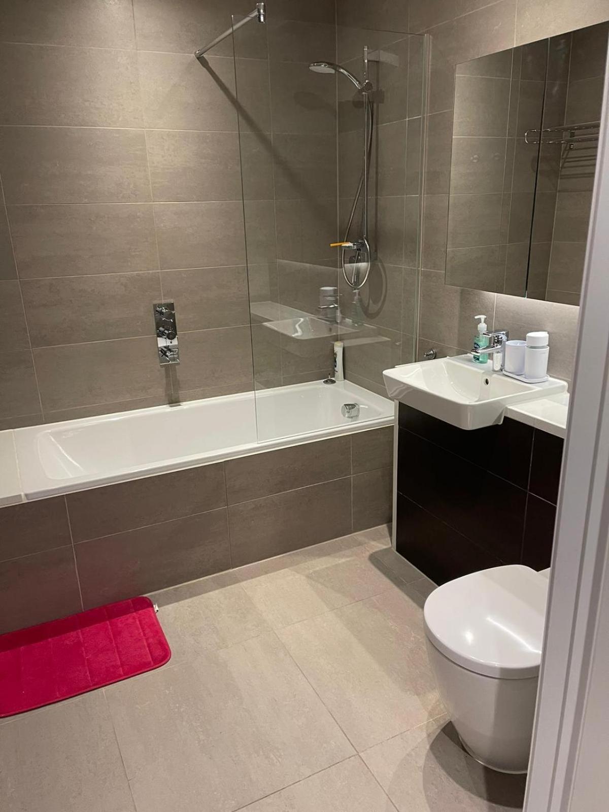 Laurel Point Aparthotel