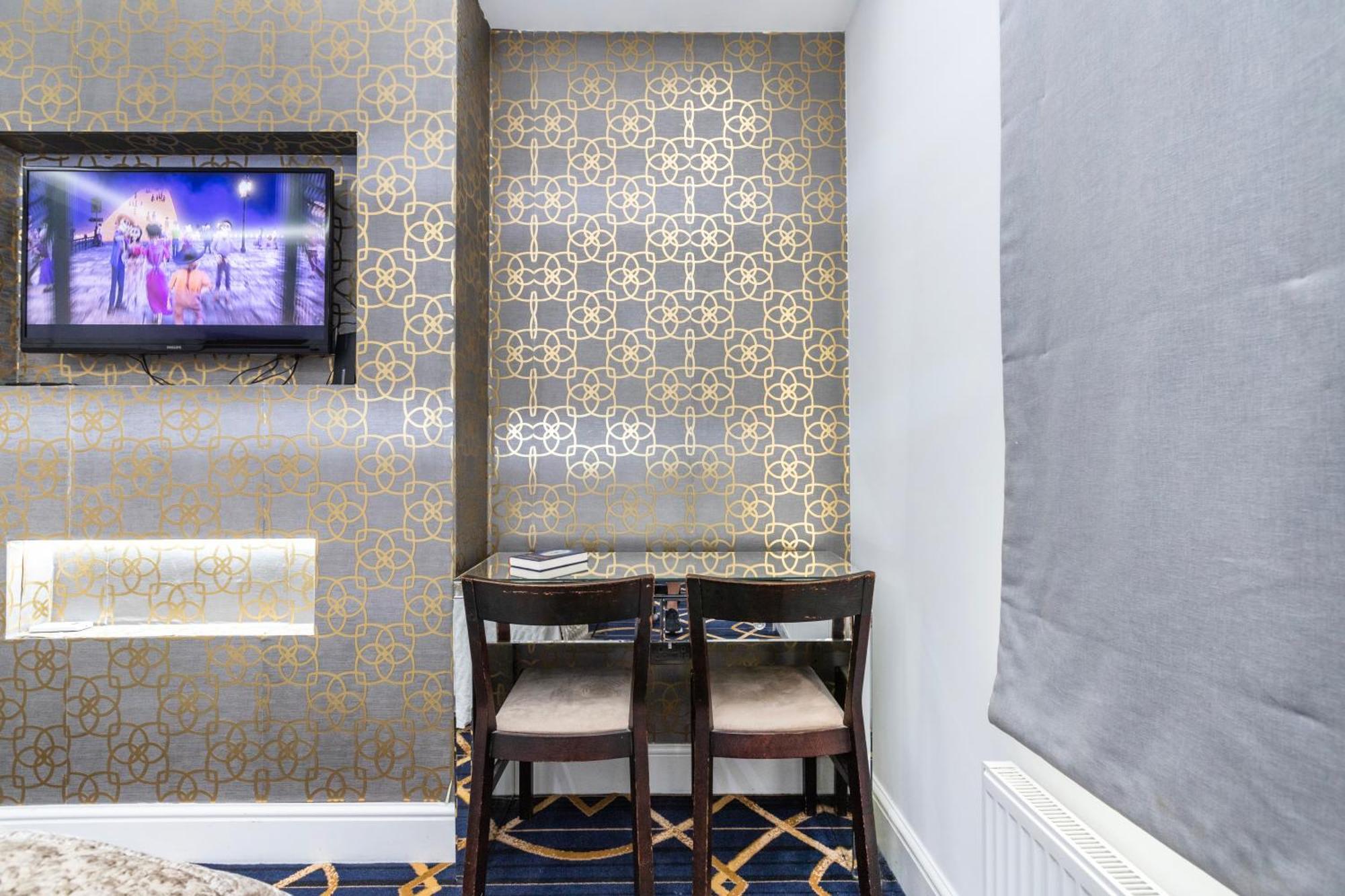 Aparthotel Hyde Park &