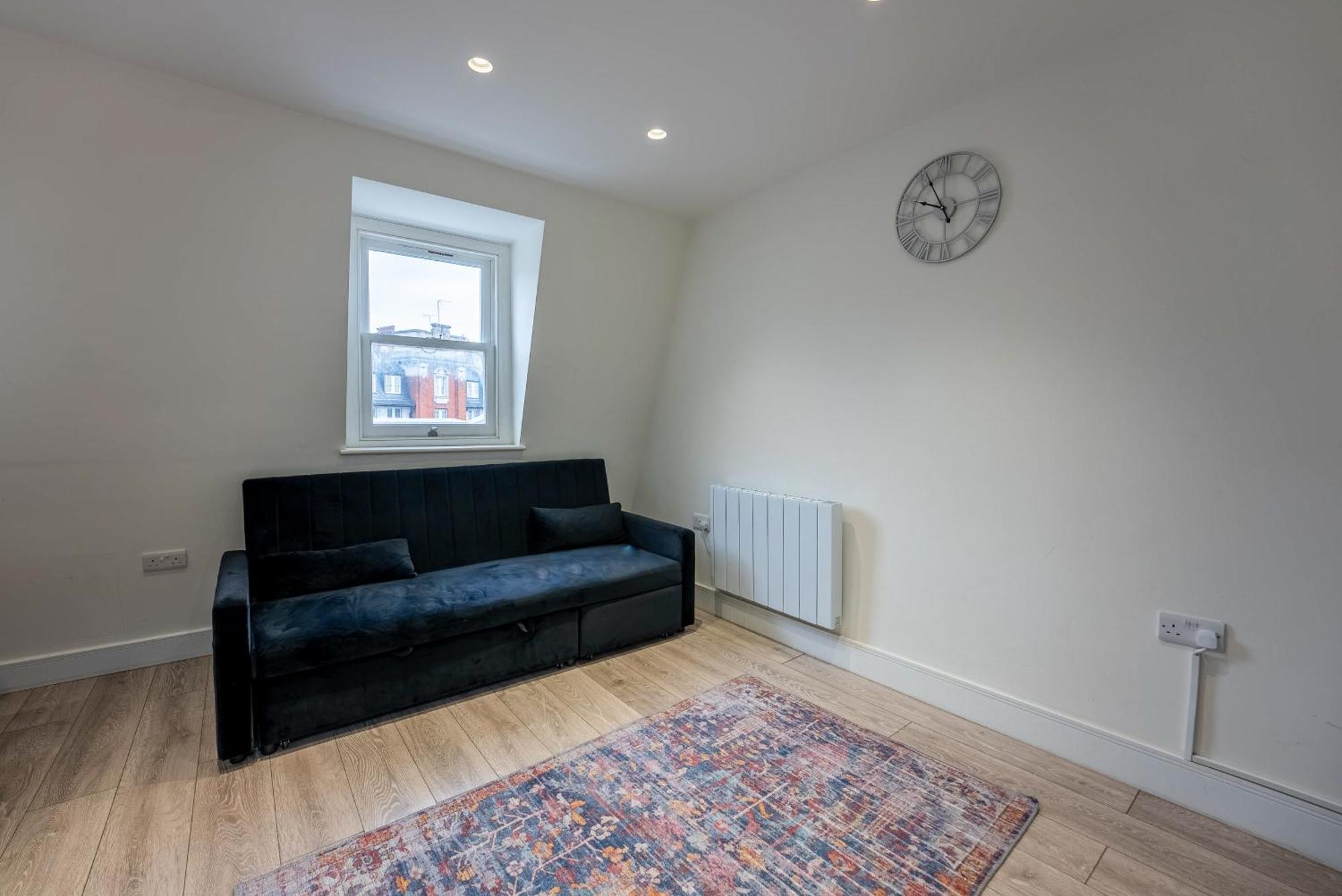 Home-like 1-br Flat In Victoria Apartment London