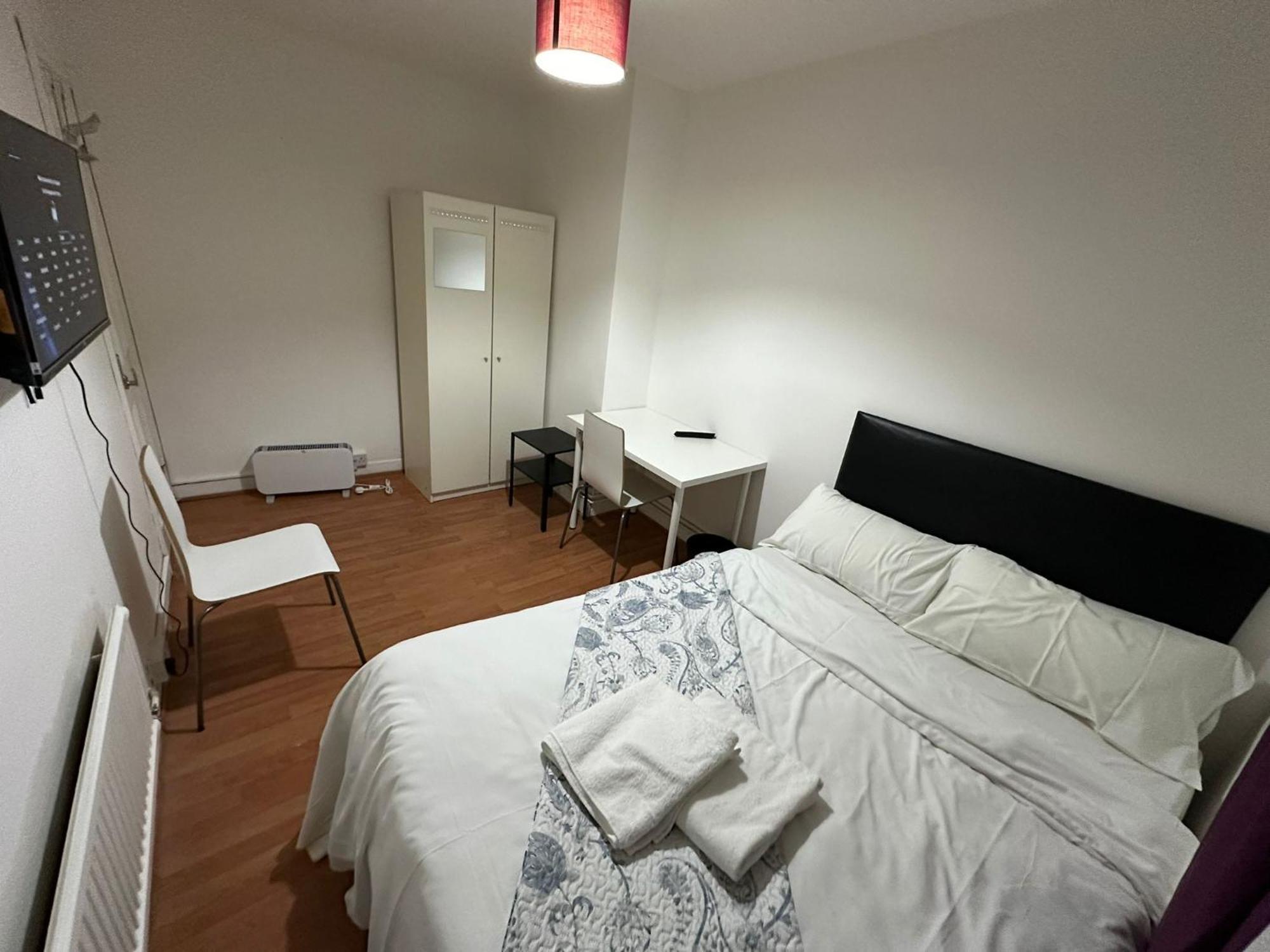 In Tower Bridge Minutes Walk From Bethnal Green, Free Wifi London