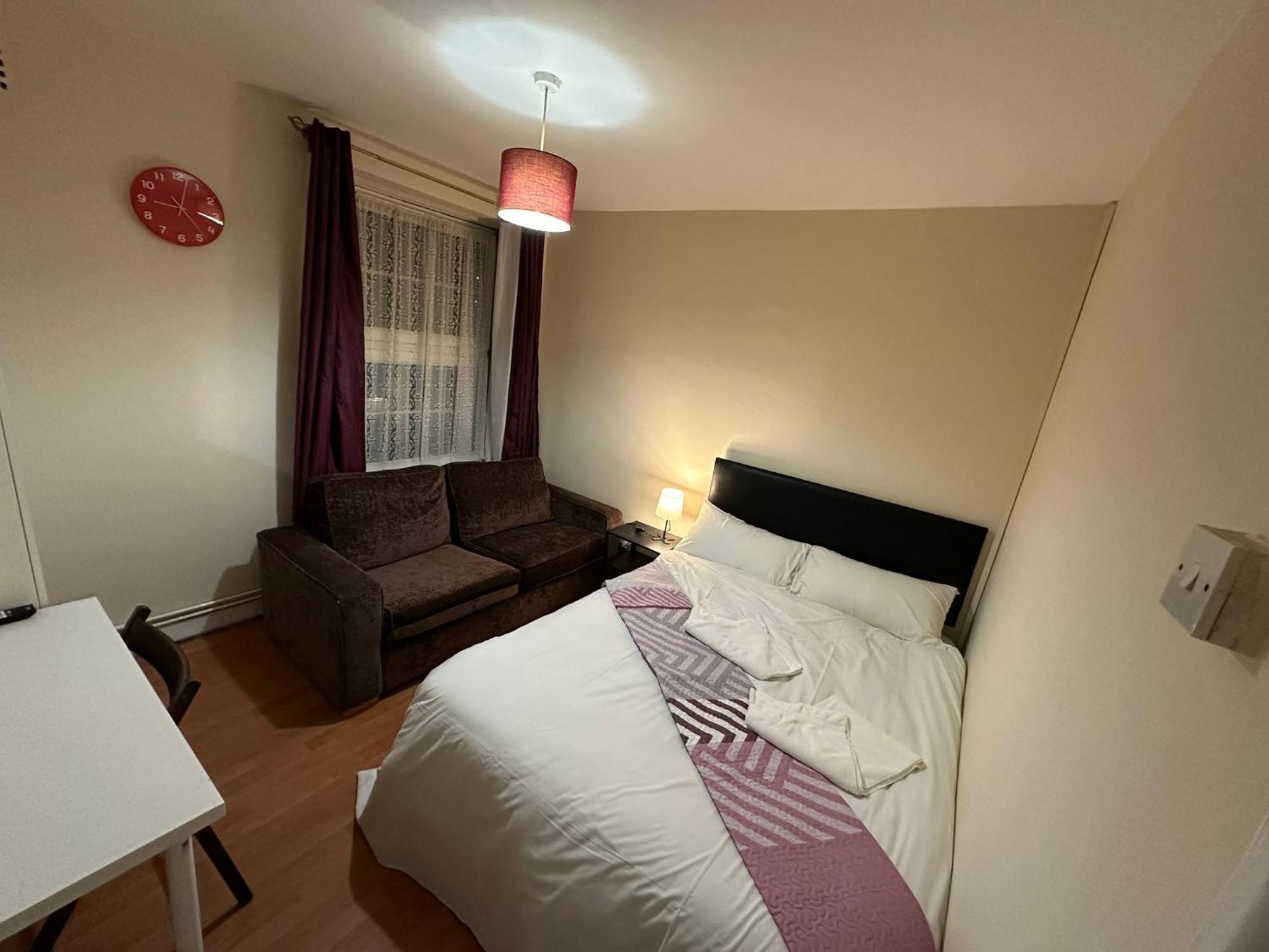 In Tower Bridge Minutes Walk From Bethnal Green, Free Wifi