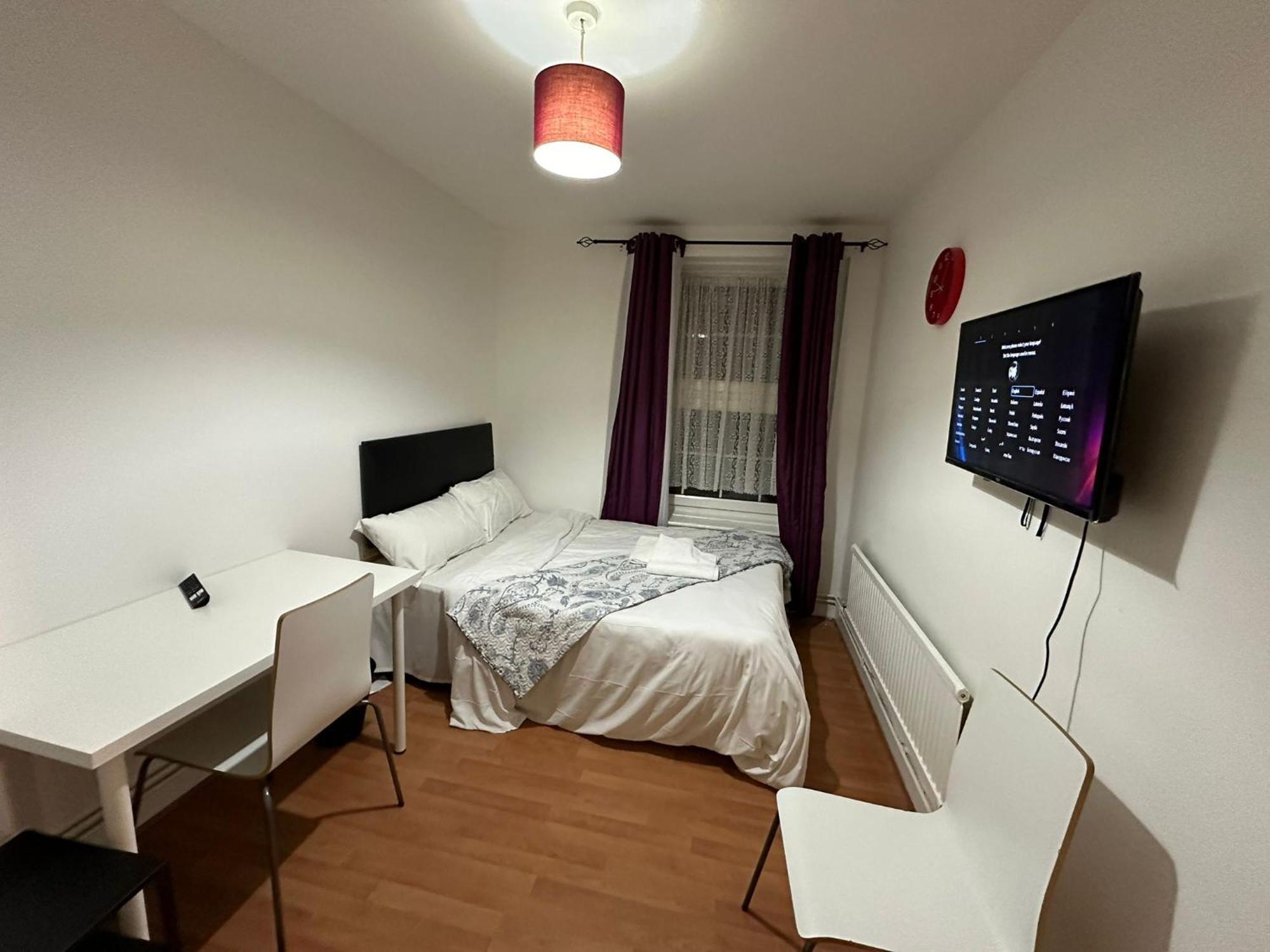 In Tower Bridge Minutes Walk From Bethnal Green, Free Wifi *