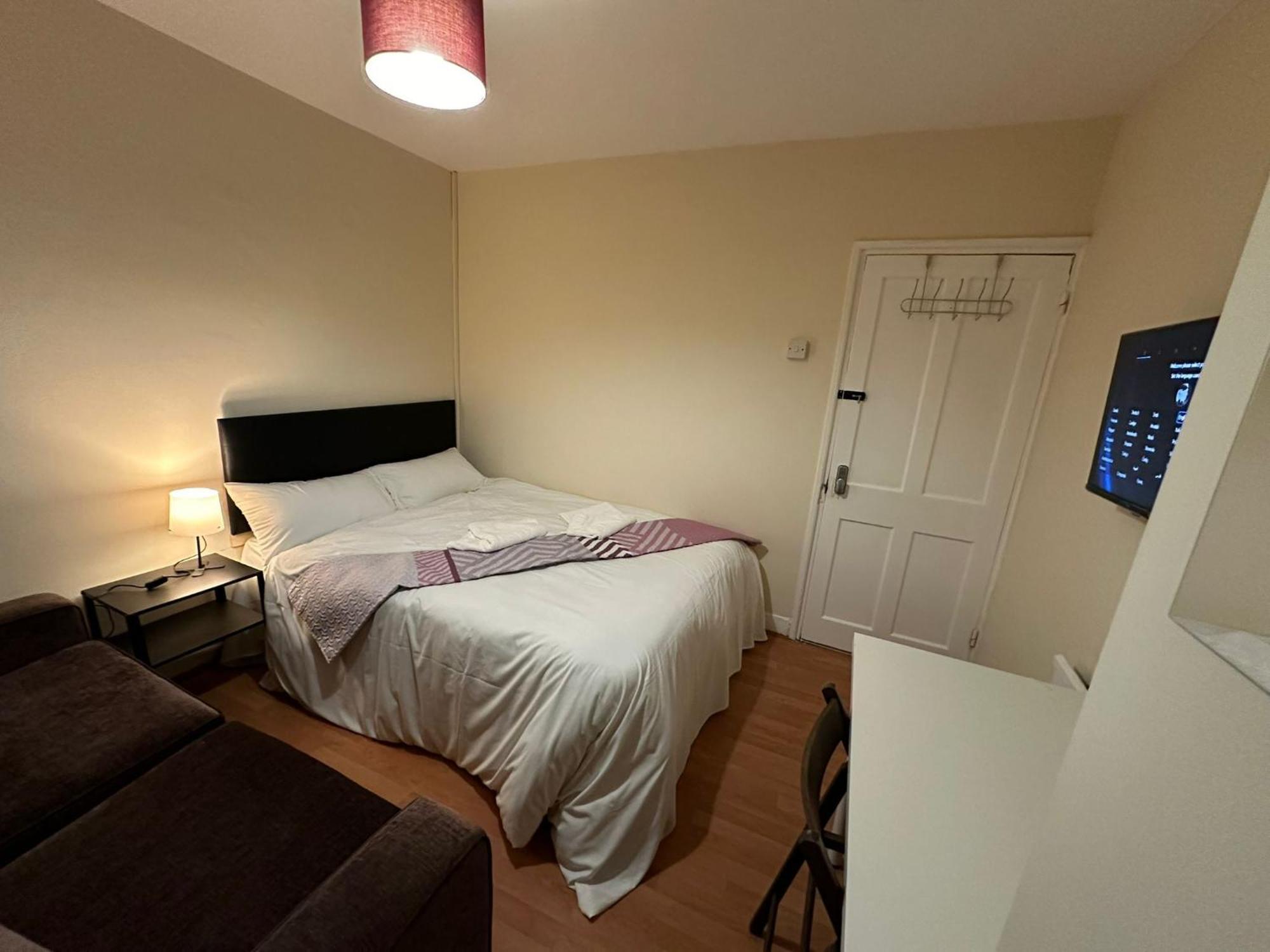 In Tower Bridge Minutes Walk From Bethnal Green, Free Wifi Apartment