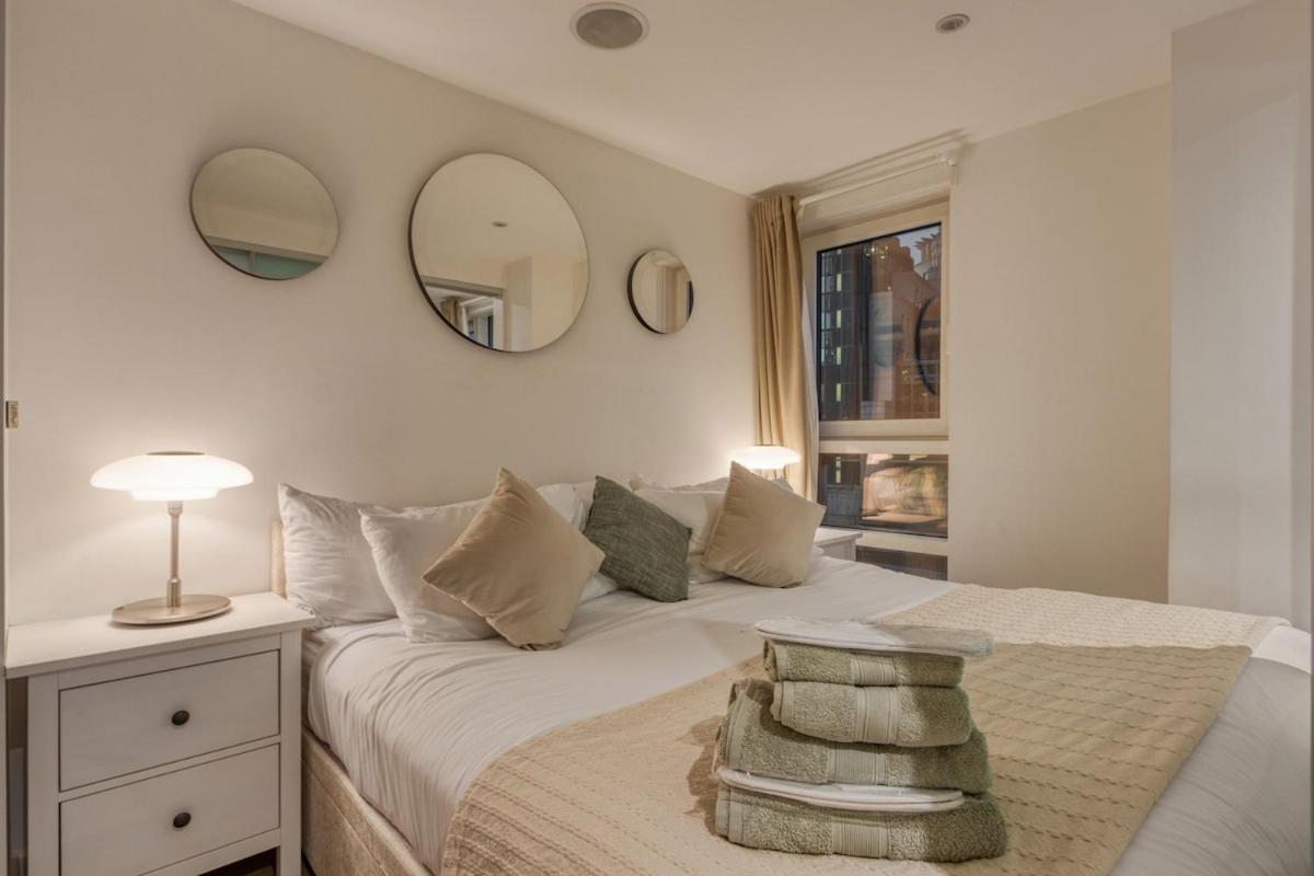 Charming 1 Bed With Ac Next To Vauxhall Station- Zone 1 *