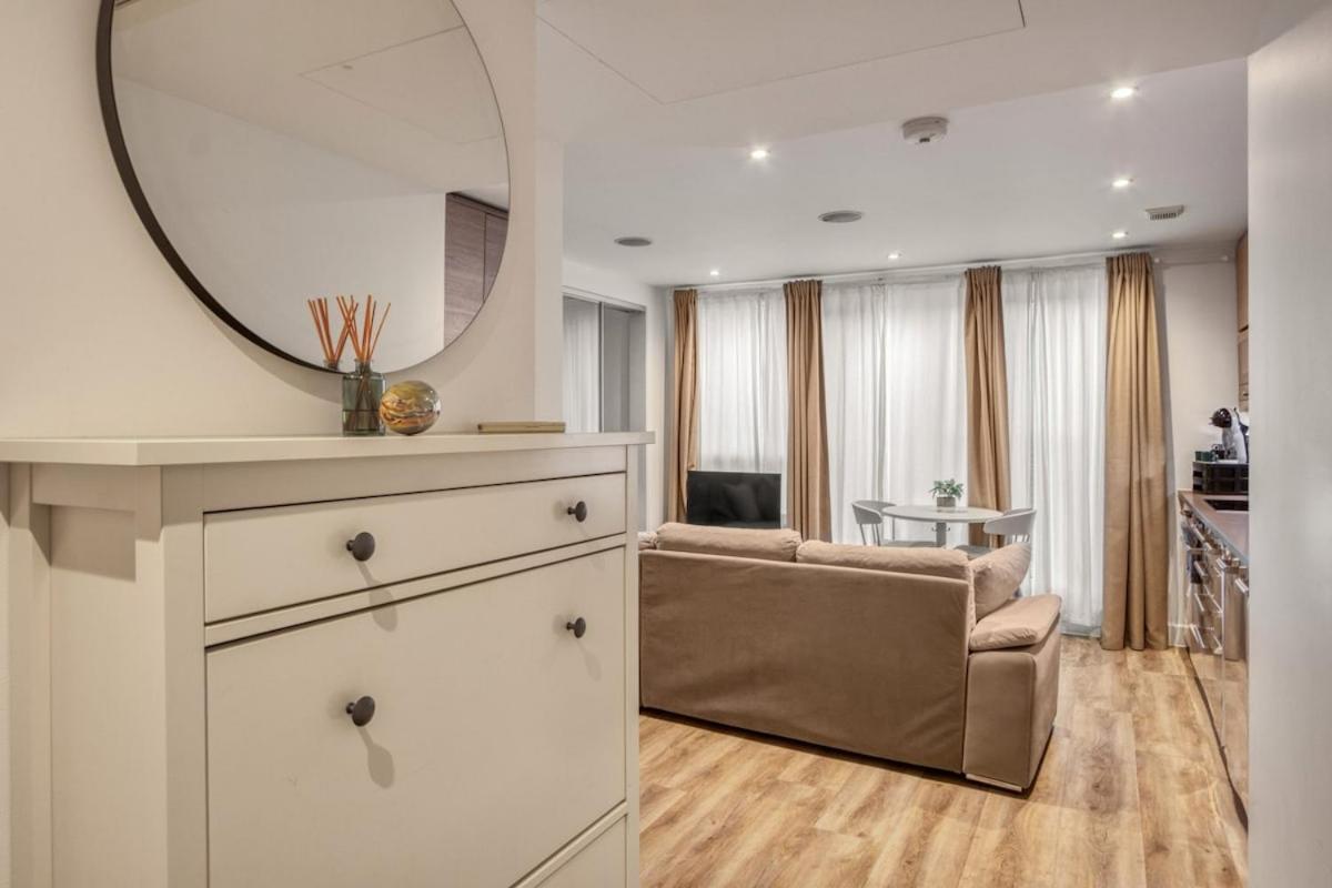 Charming 1 Bed With Ac Next To Vauxhall Station- Zone 1 Apartment London