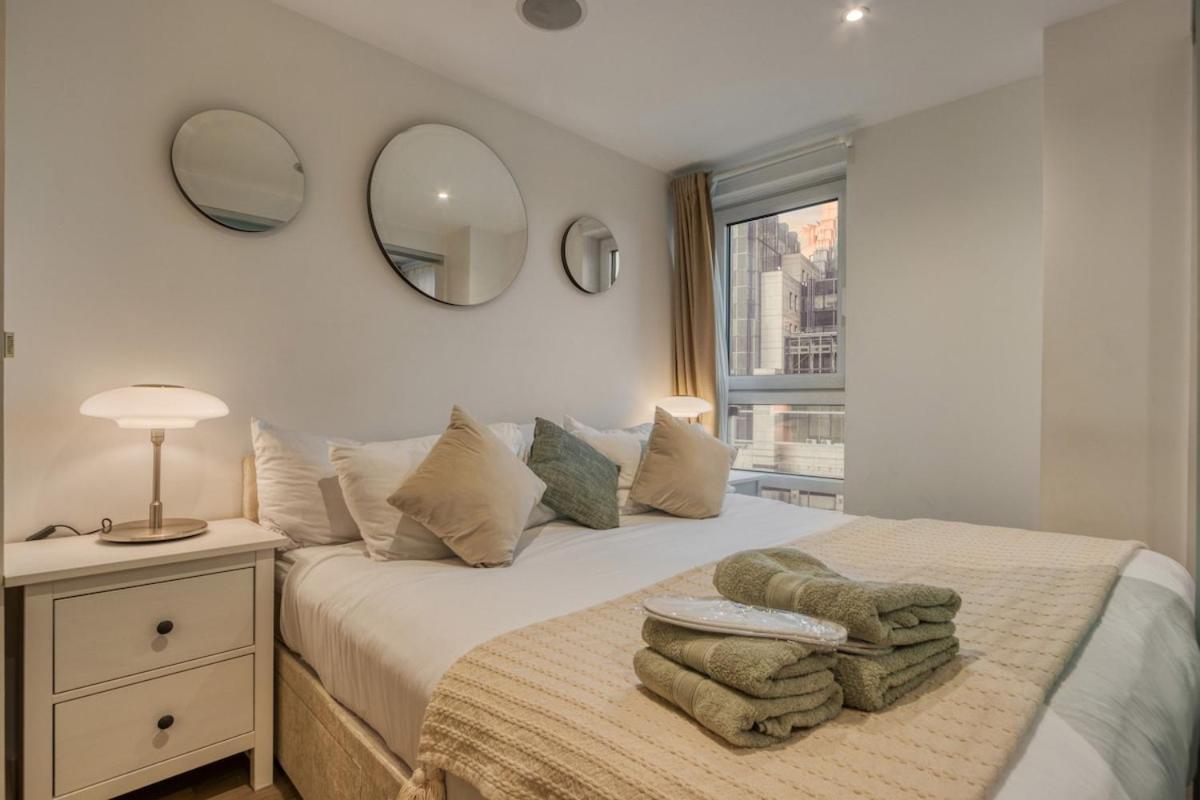 Charming 1 Bed With Ac Next To Vauxhall Station- Zone 1 *