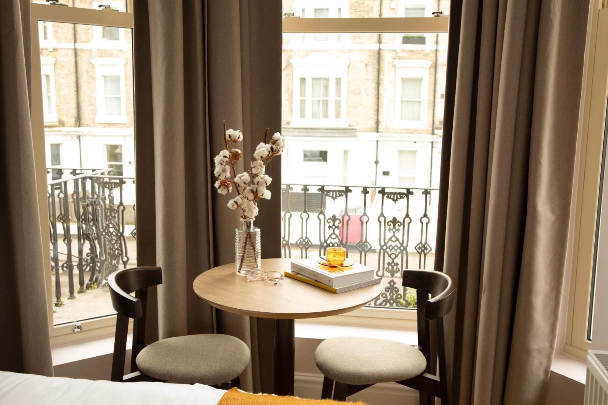 Bob W Holland Park 3* London