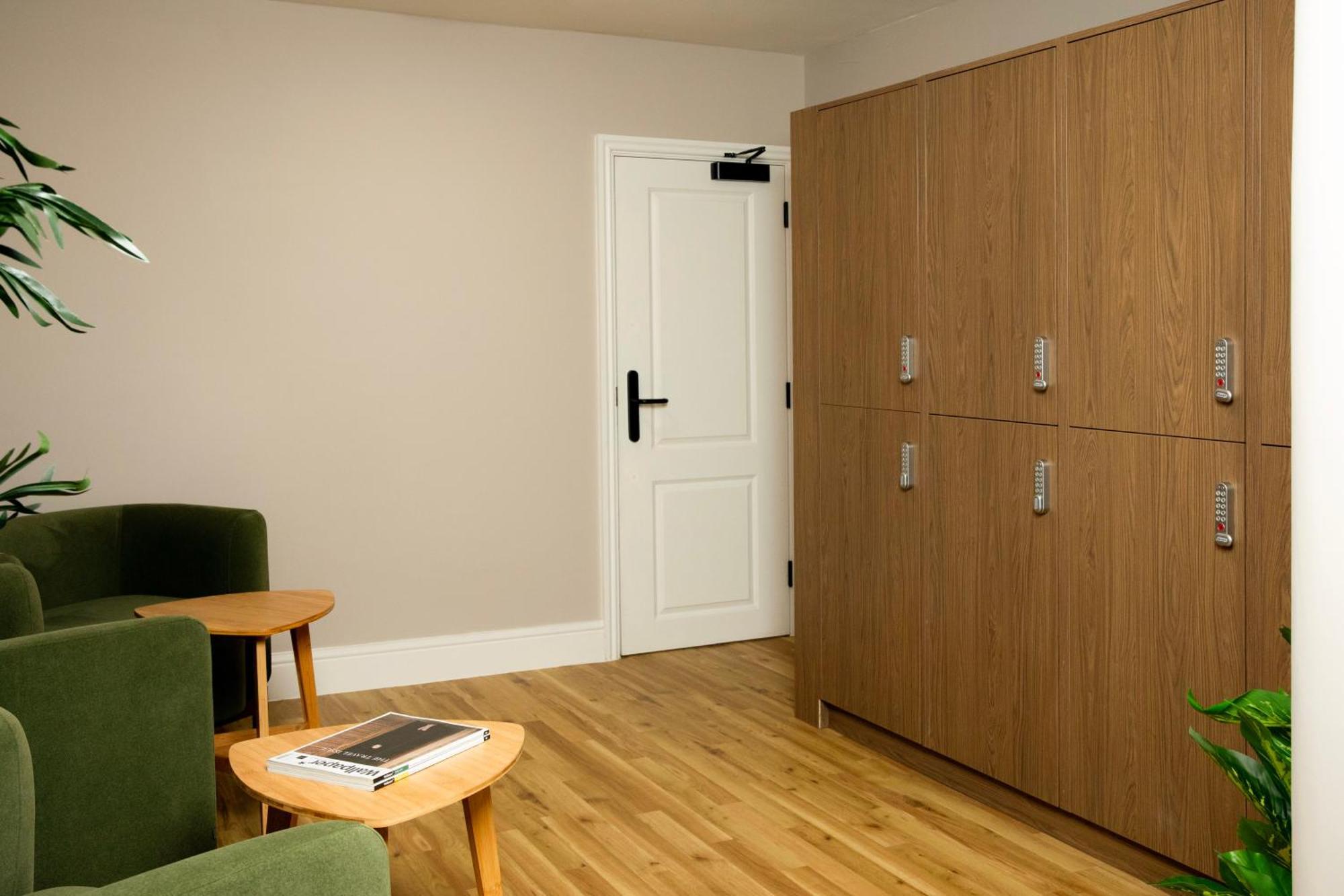 Bob W Holland Park 3* London