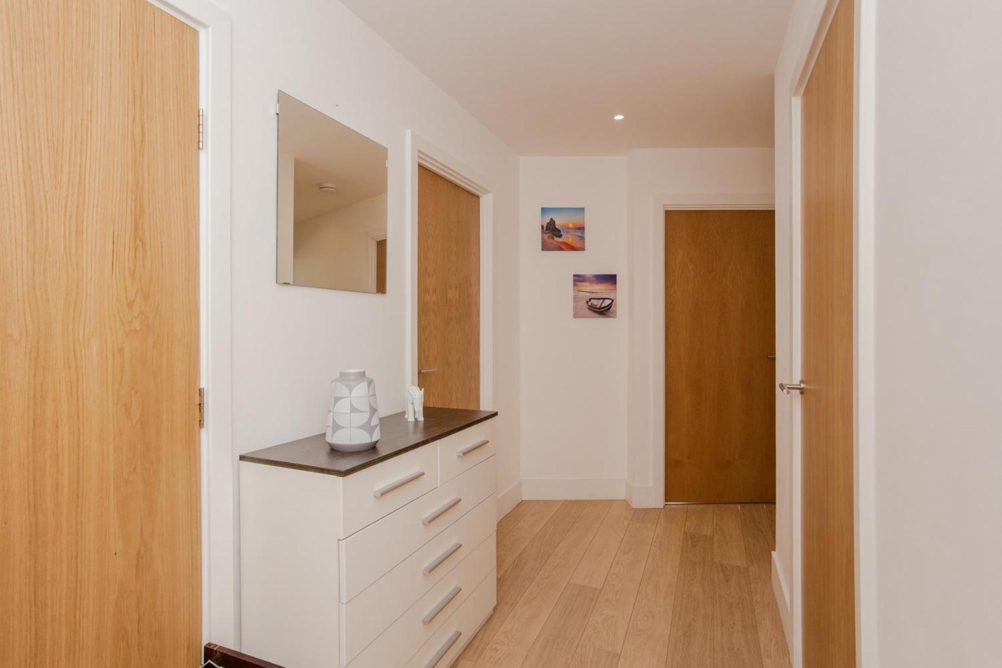 Brand New 2 Bedroom 2 Bath Flat At Brixton Station And O2 For Max 7 Guests Apartment London