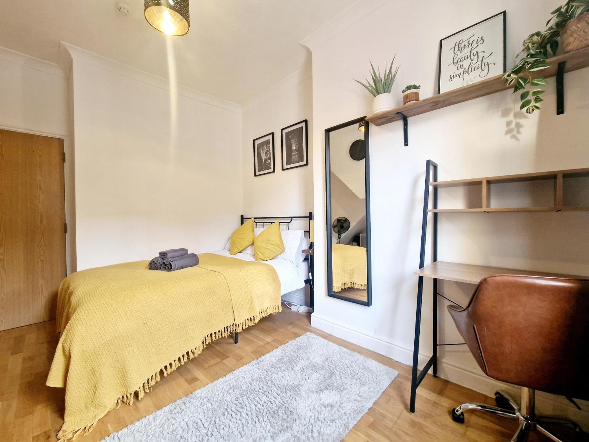 Entire Near Canary Wharf Apartment London