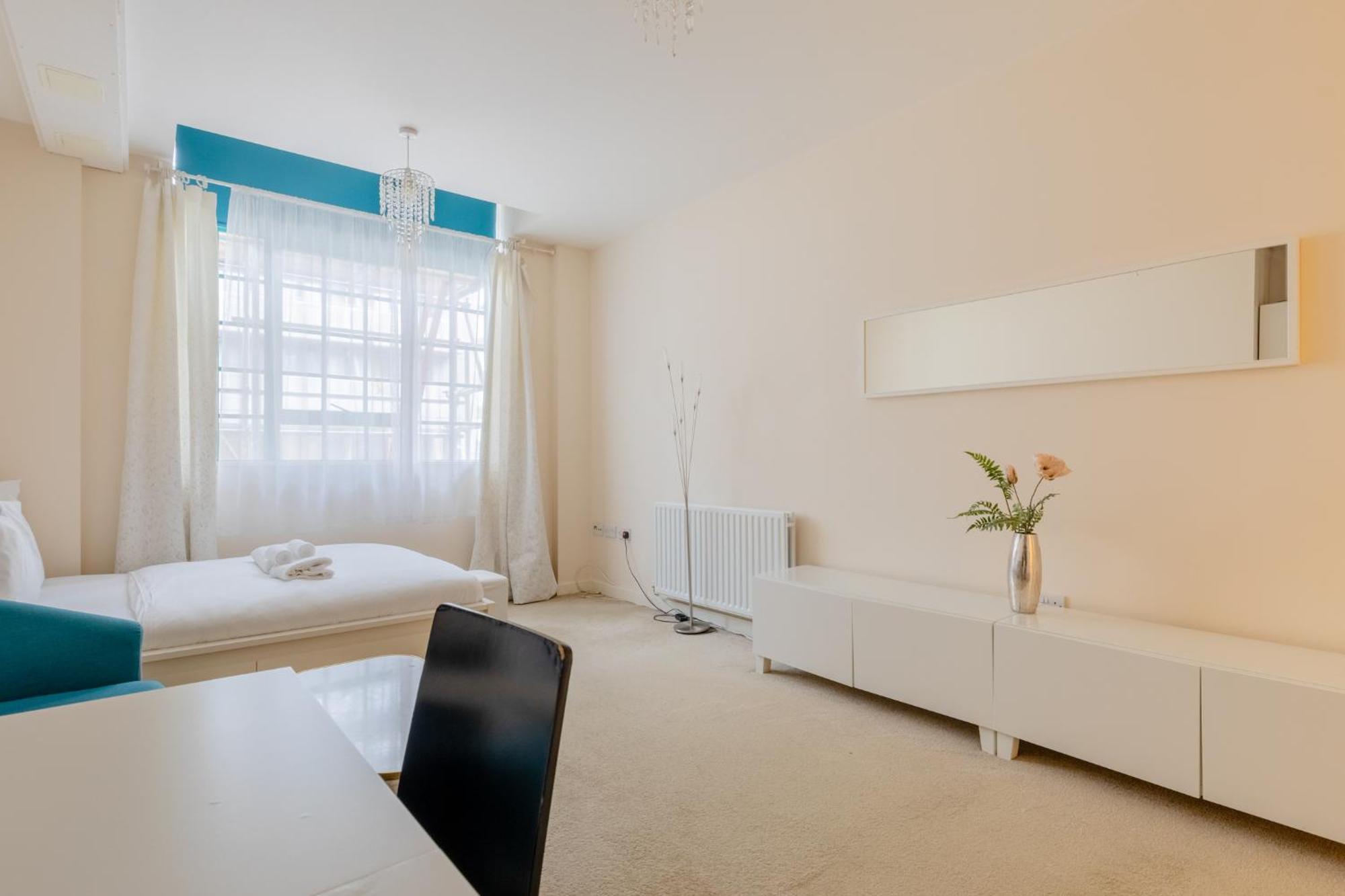 Charming 1bd Flat In A Victorian Chocolate Factory * London