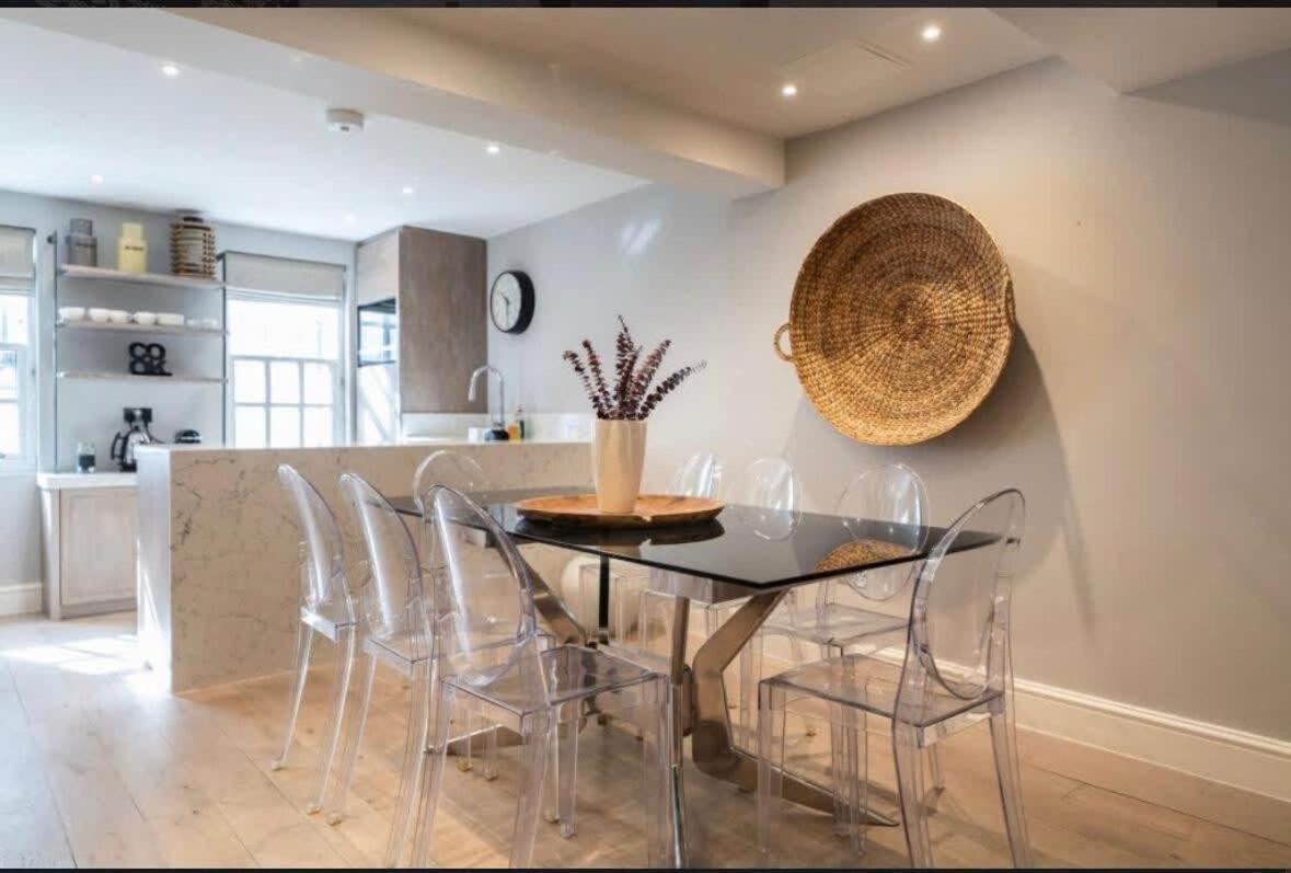 Rare Find, Beautiful On Chelsea Ferienhaus
