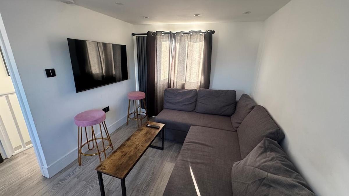 Cosy 2 Bedroom Apartment London
