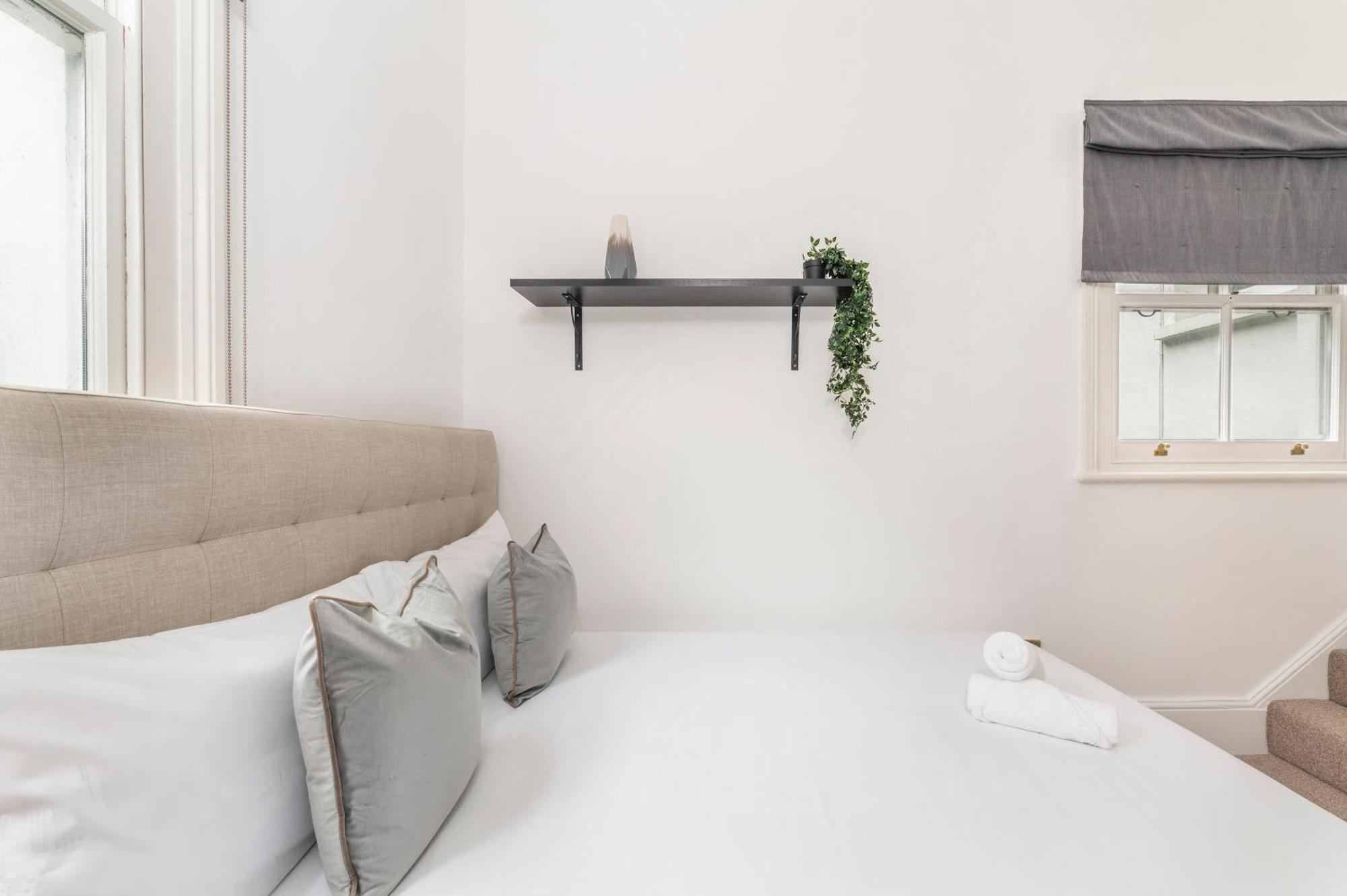 2 Min Walk Earls Court Station - Luxury 2 Bedroom Flat Apartamento Londres
