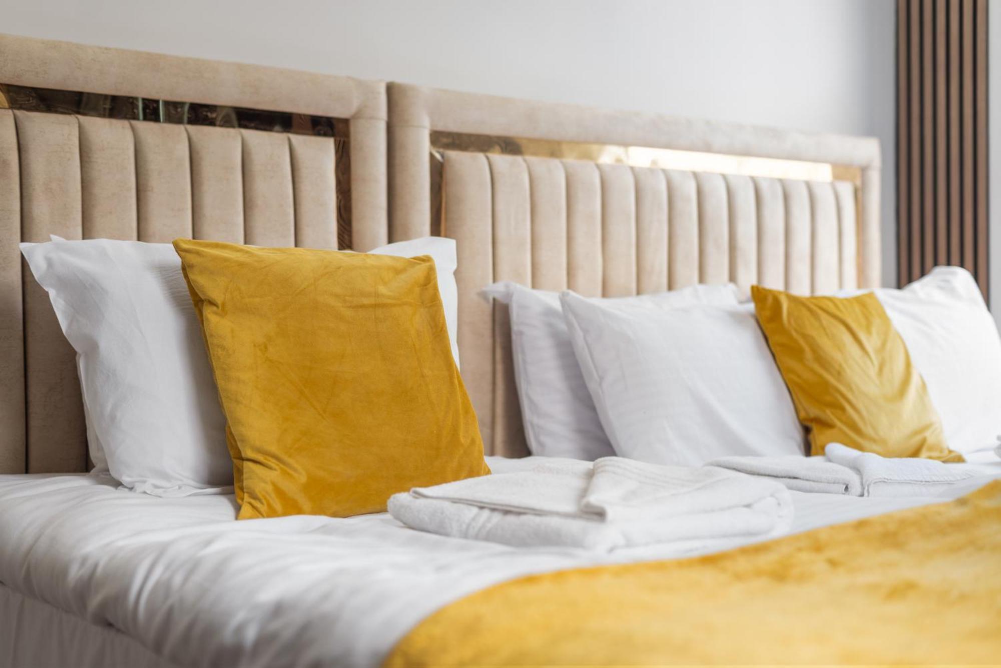 Studio In The Heart Of Sohos Nightlife No Lift Gs4 * London