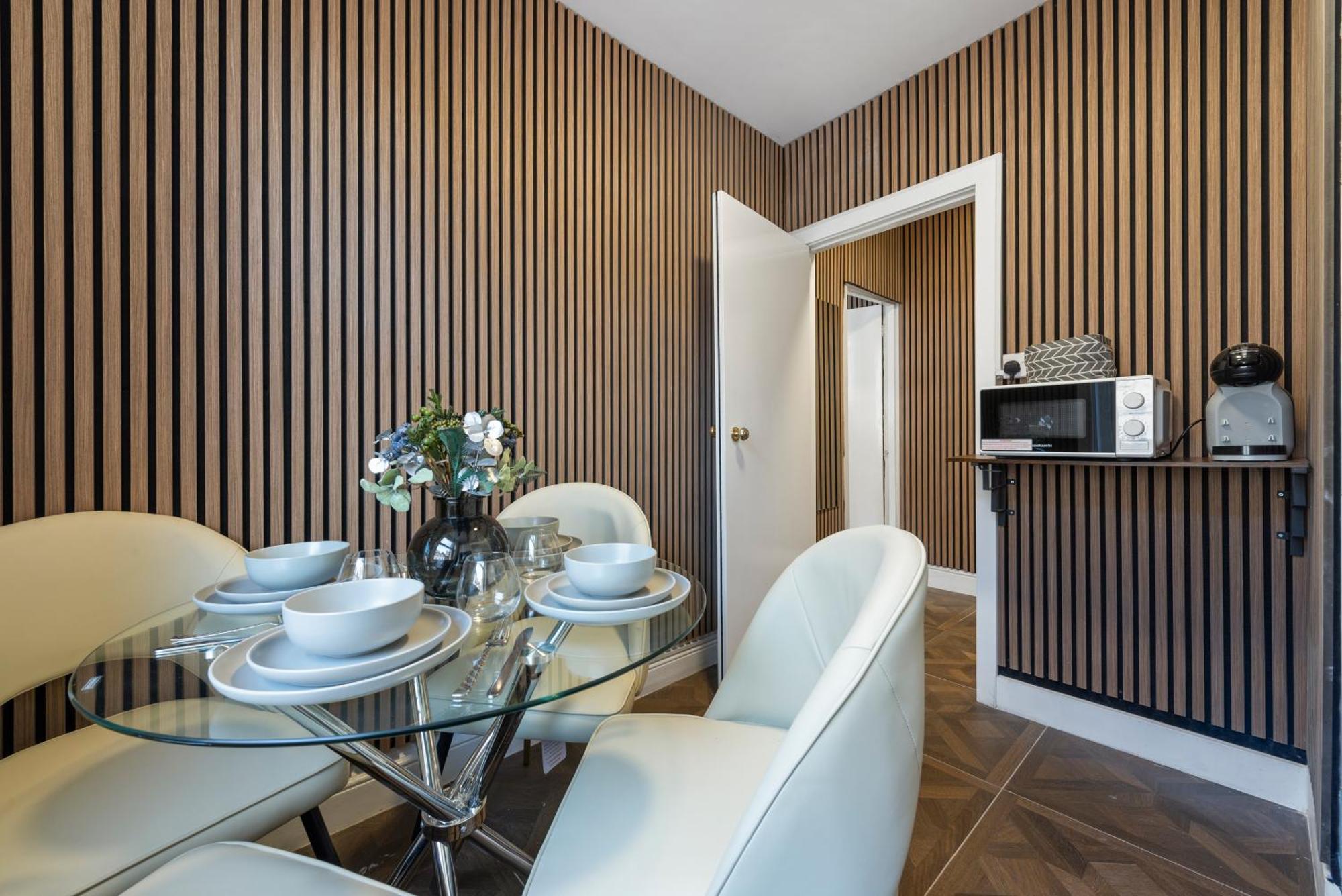 Apartment Studio In The Heart Of Sohos Nightlife No Lift Gs4 London