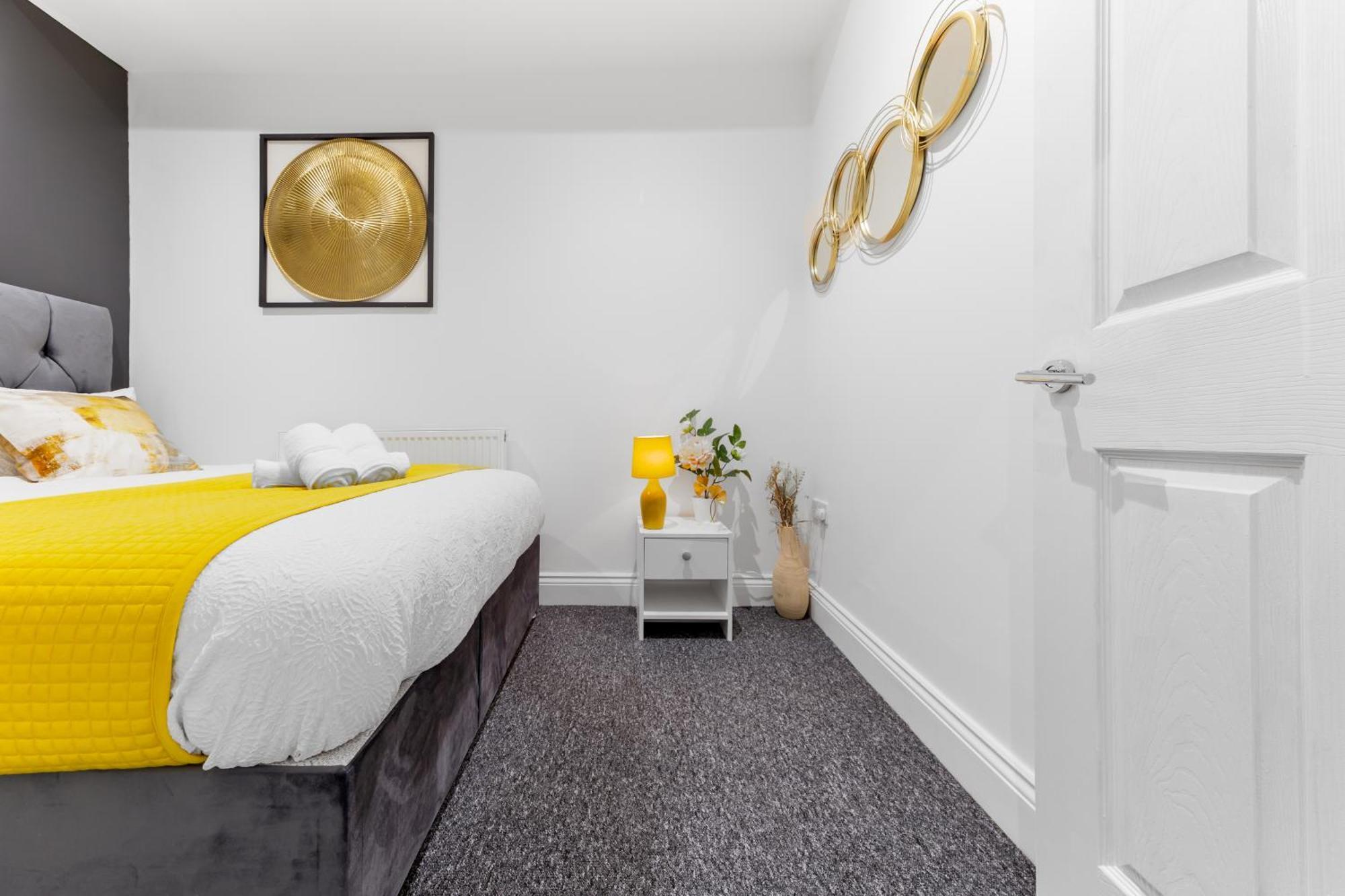 Apartment Serene 2-Bed London Escape With Garden & Parking- Central Vibes, Suburban Calm-Book Instantly & Save On Long Stays!