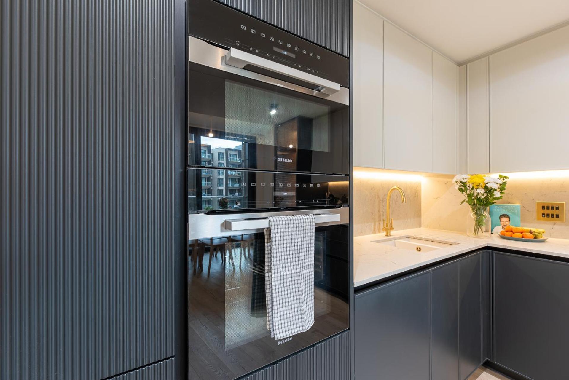 Lavish 2 Bedroom Flat With Private Balcony In Clerkenwell, Barbican