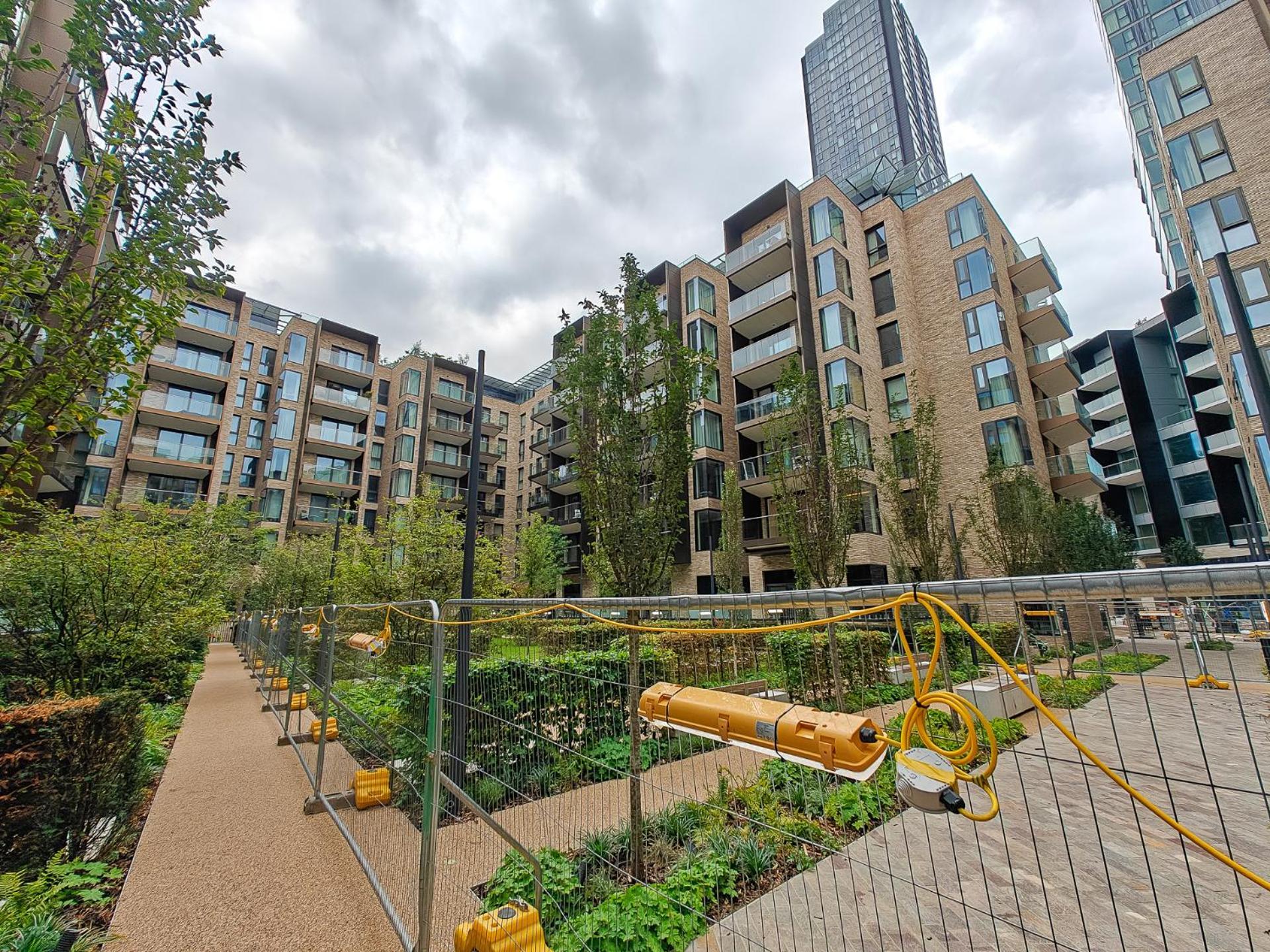 Lavish 2 Bedroom Flat With Private Balcony In Clerkenwell, Barbican *