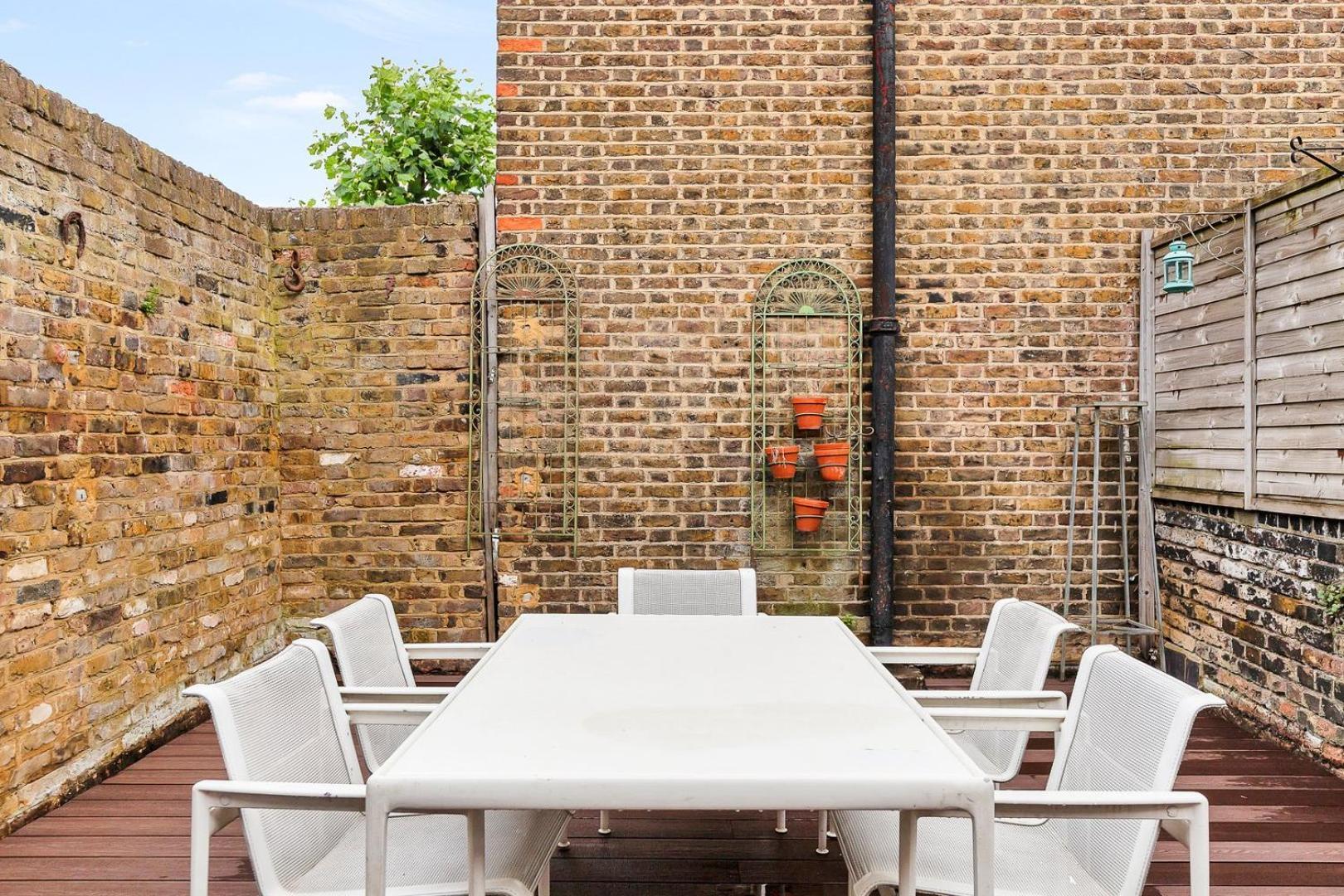 Charming Golborne Escape Holiday home London
