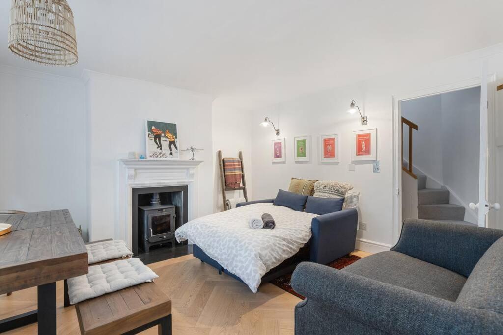 Family House Up To 8ppl With Rooftop Terrace Apartment