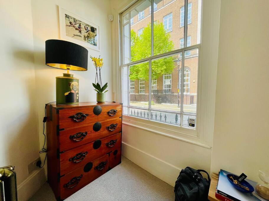 Family House Up To 8ppl With Rooftop Terrace London